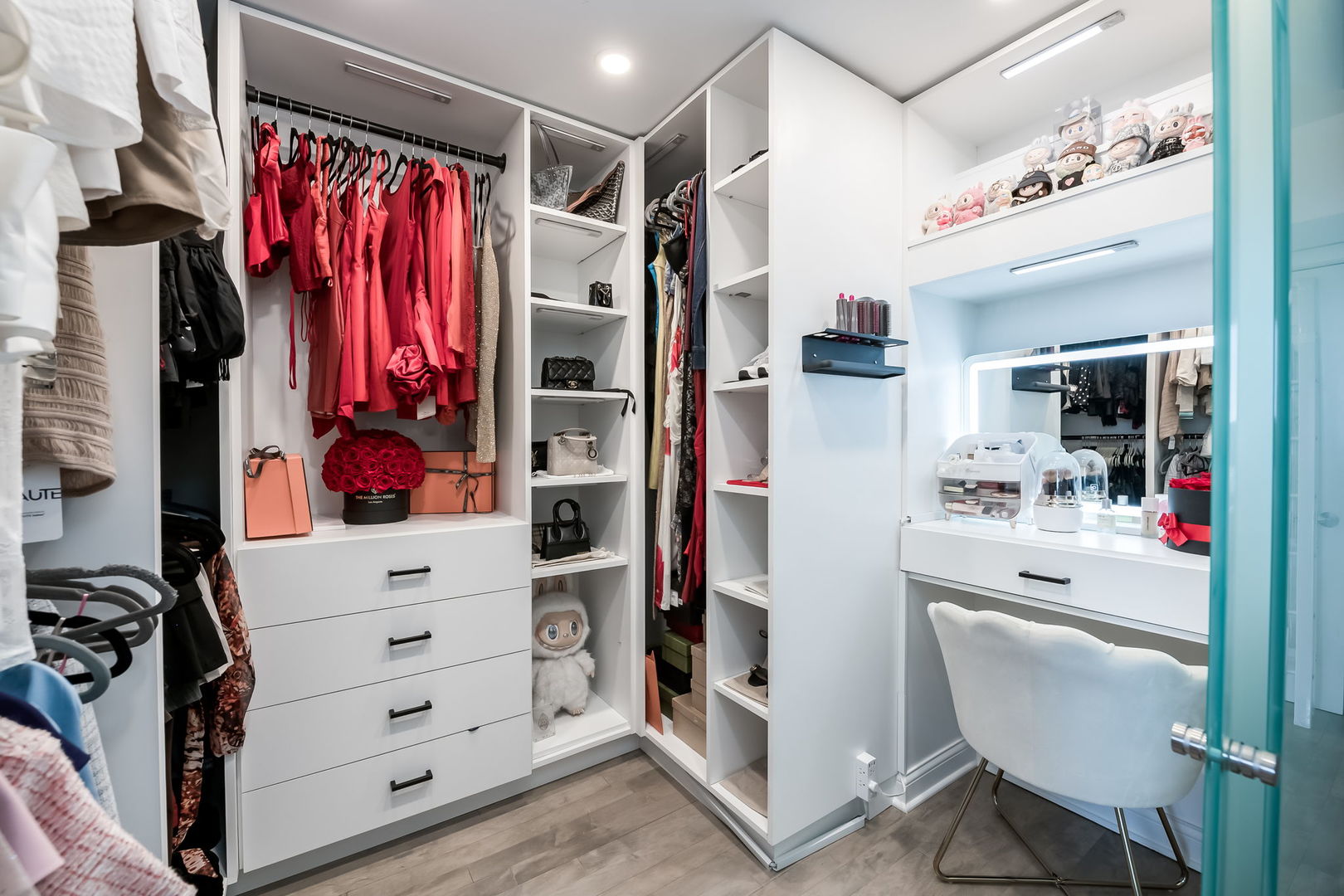 111 E Chestnut Street Unit: 37K