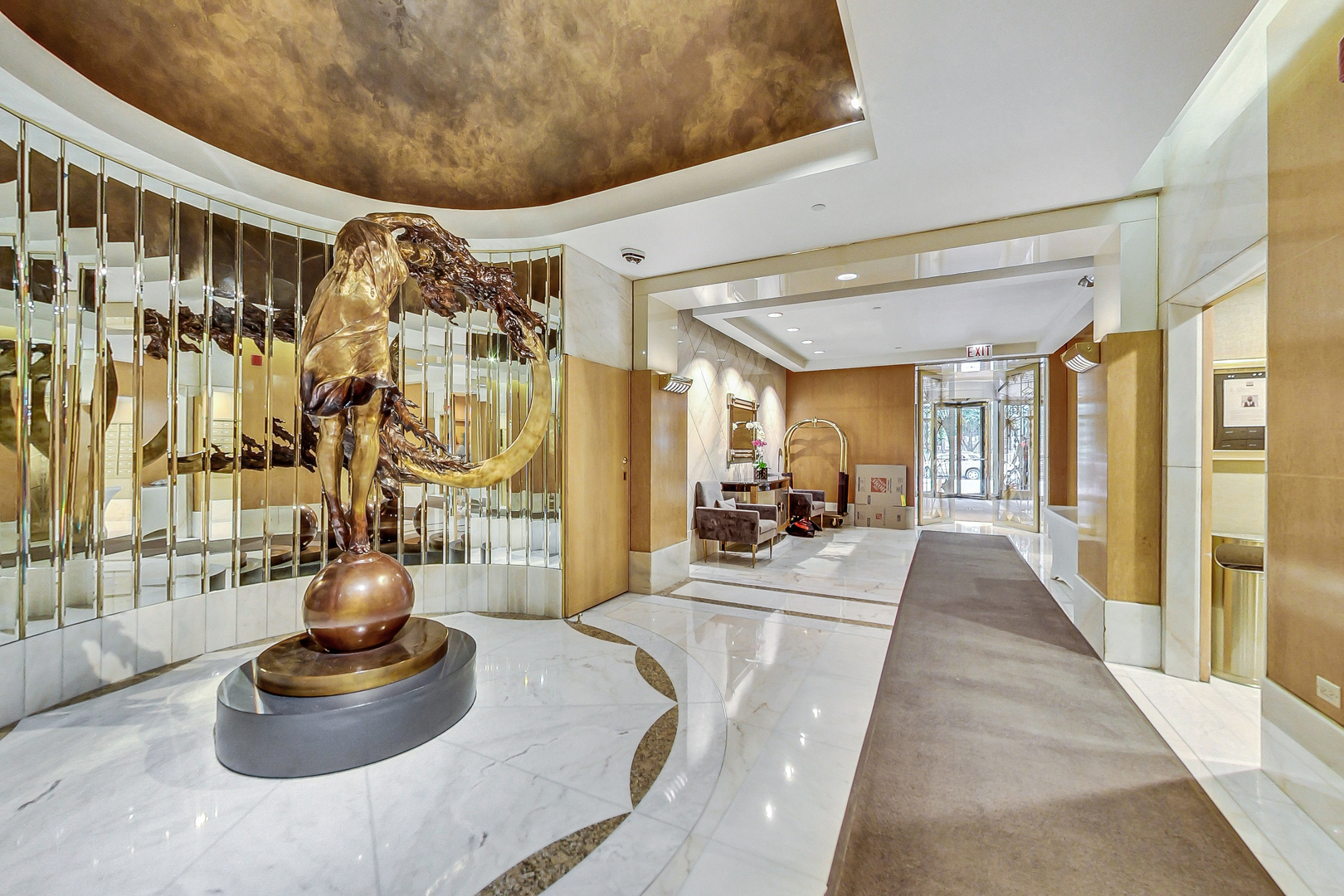 111 E Chestnut Street Unit: 37K