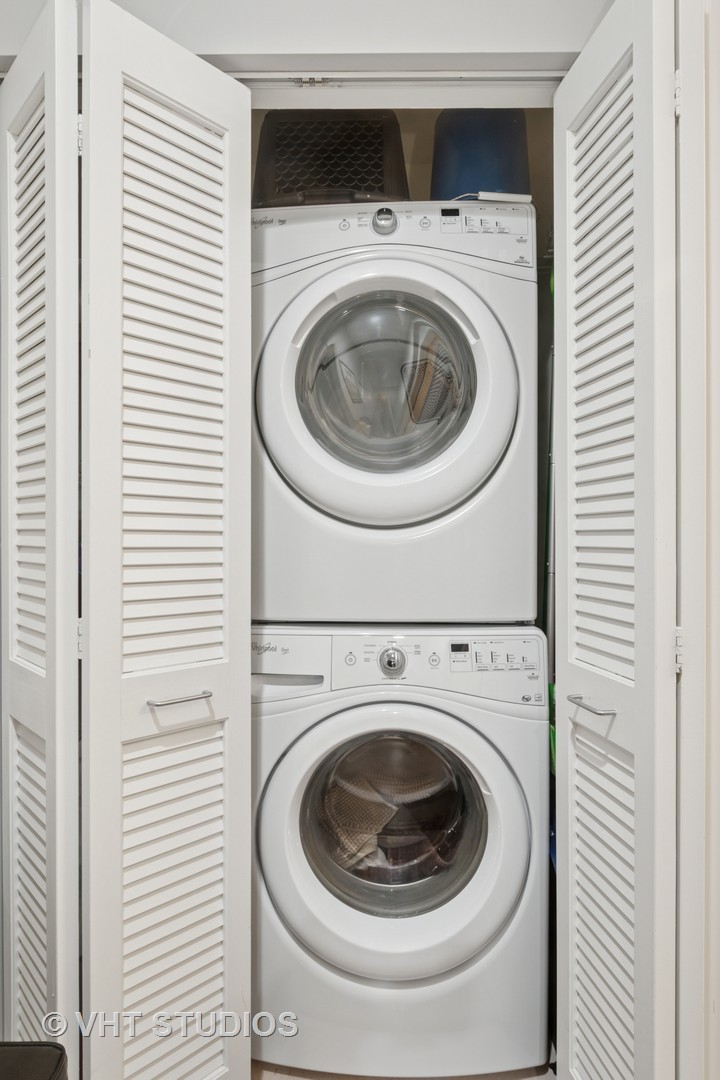 65 E Monroe Street Unit: 4124