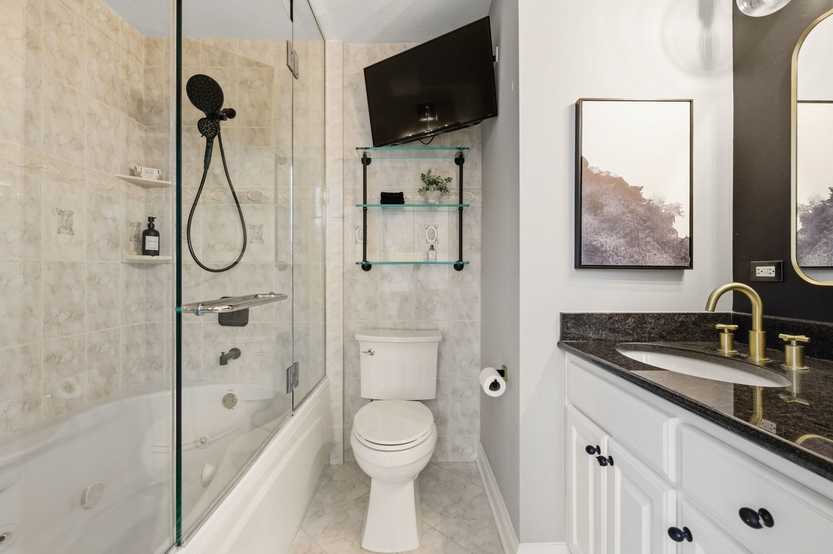 111 E Chestnut Street Unit: 37K