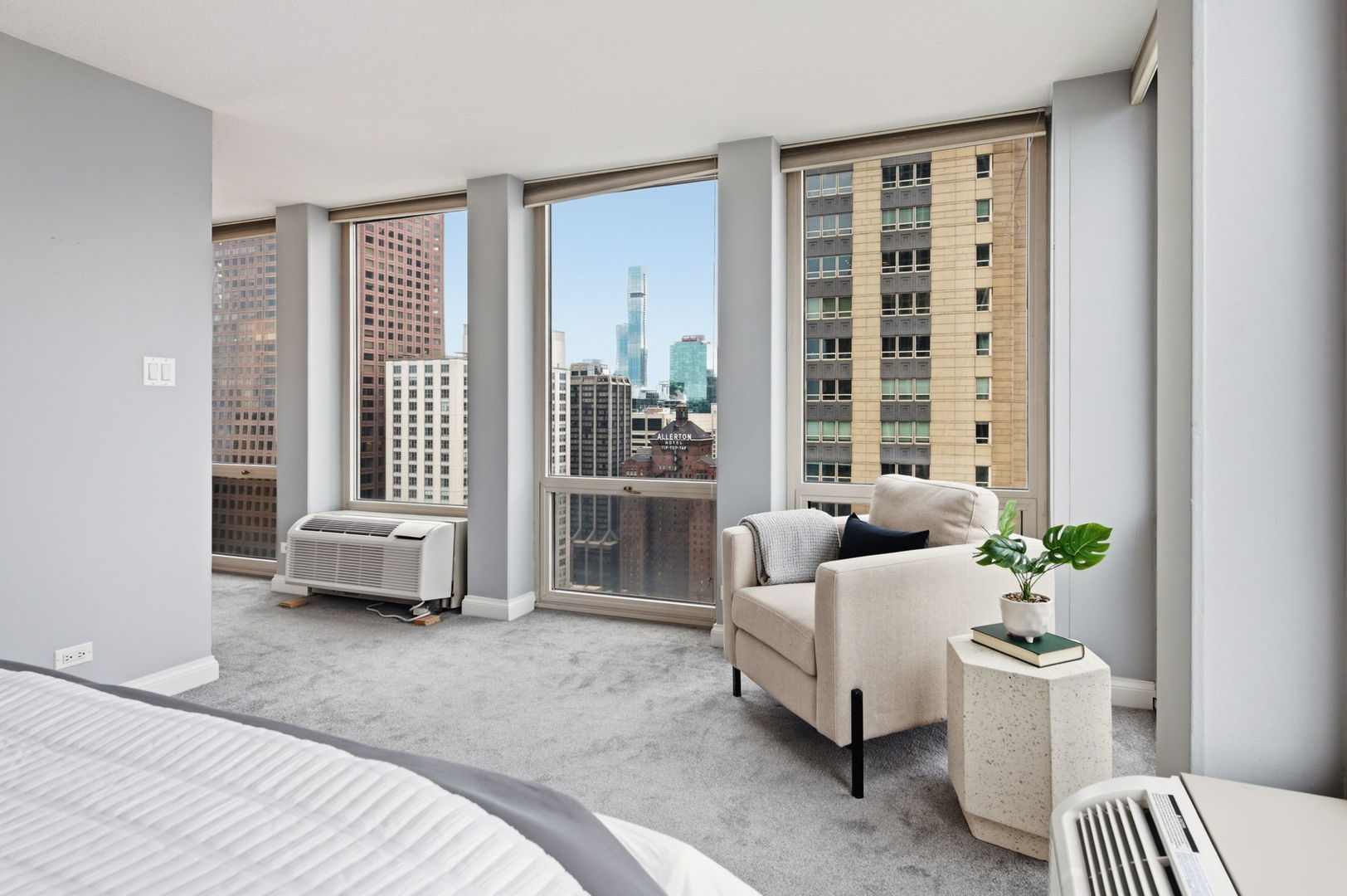 111 E Chestnut Street Unit: 37K