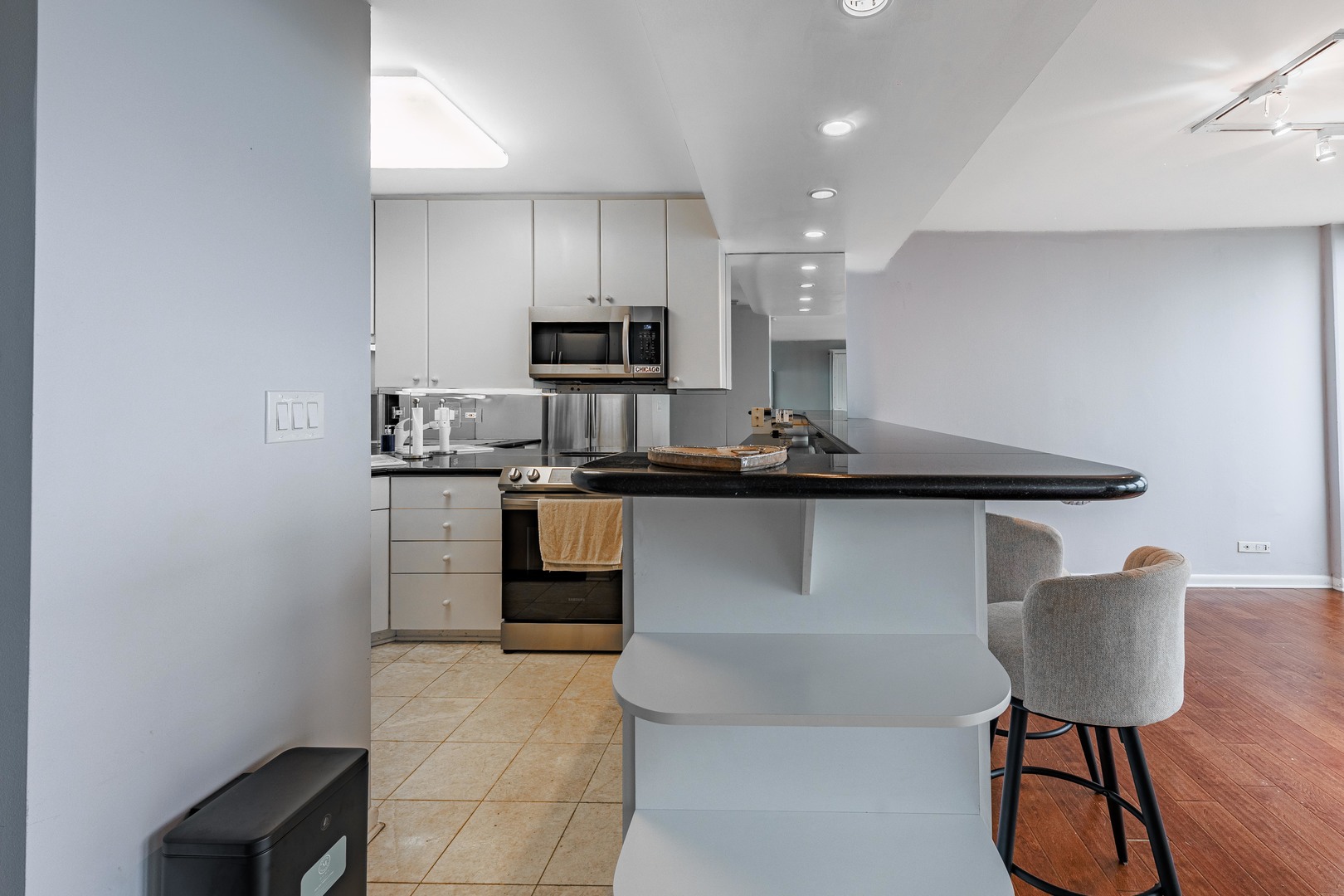 111 E Chestnut Street Unit: 40D