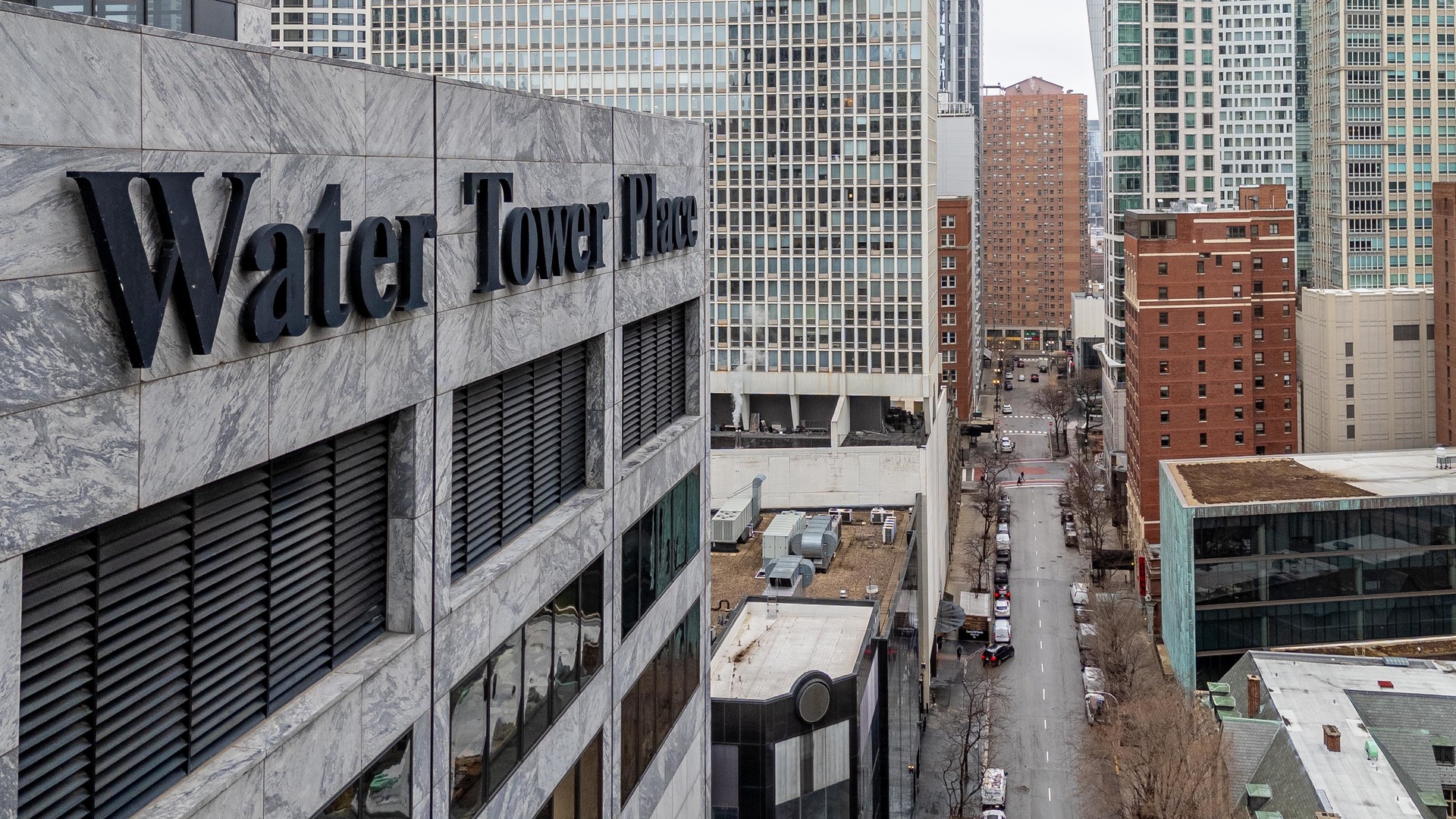 111 E Chestnut Street Unit: 40D