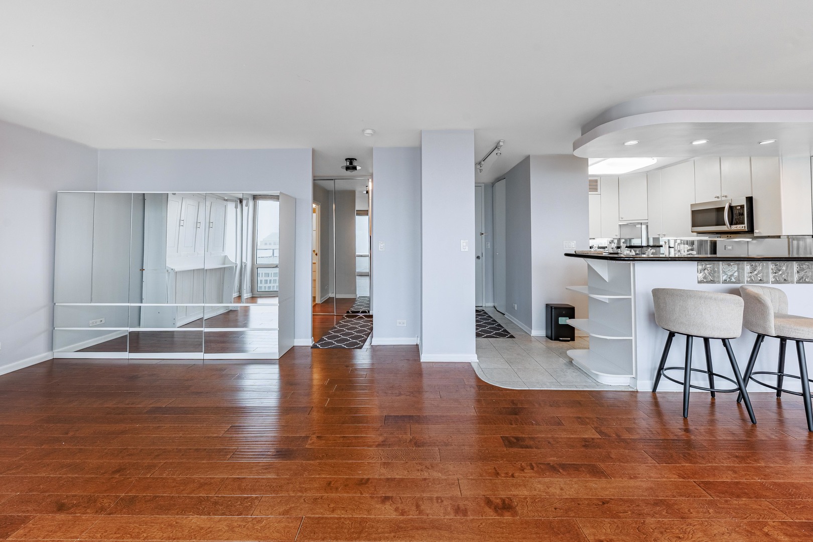 111 E Chestnut Street Unit: 40D