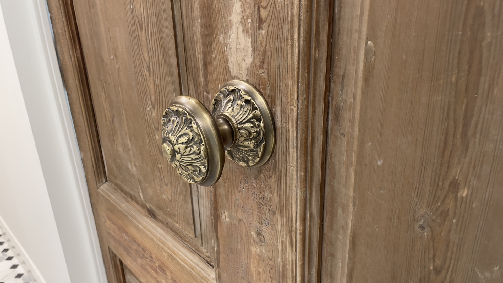 111 E Chestnut Street Unit: PHAB