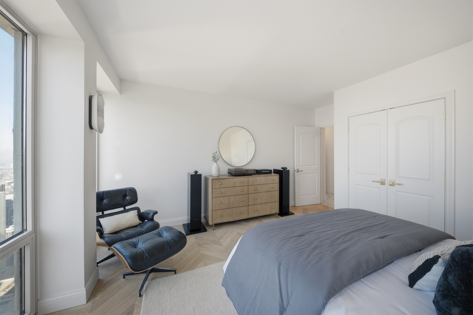 111 E Chestnut Street Unit: PHAB