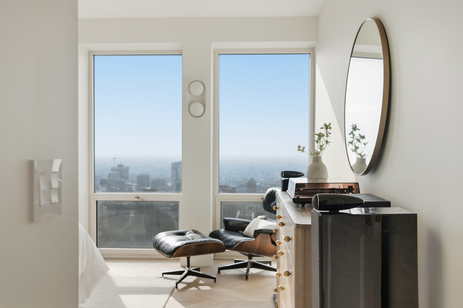 111 E Chestnut Street Unit: PHAB