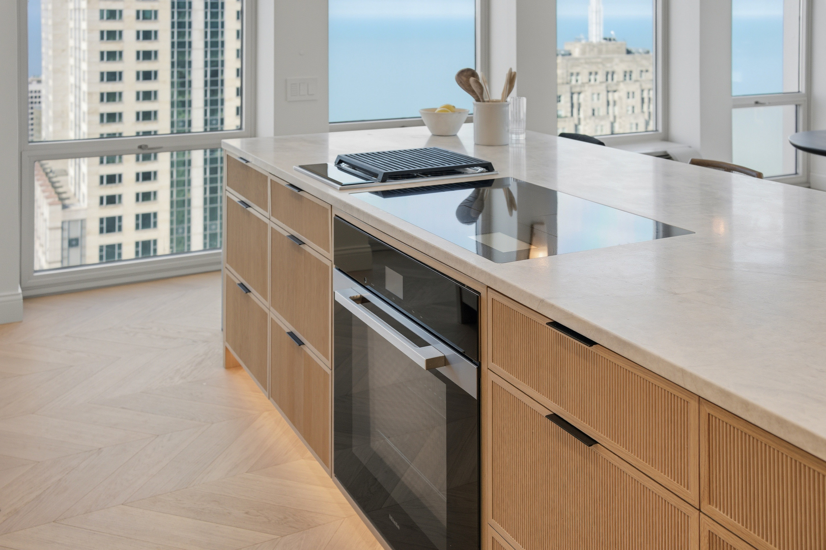 111 E Chestnut Street Unit: PHAB