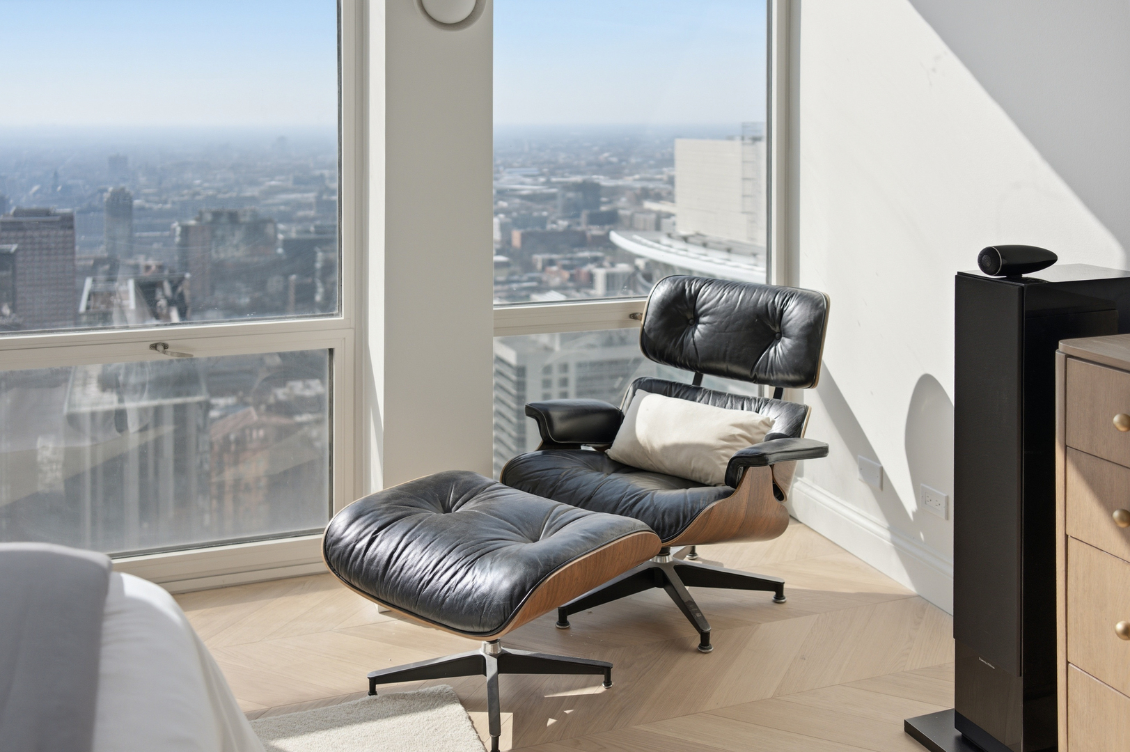 111 E Chestnut Street Unit: PHAB