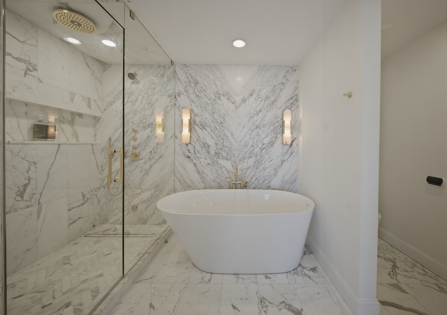 111 E Chestnut Street Unit: PHAB