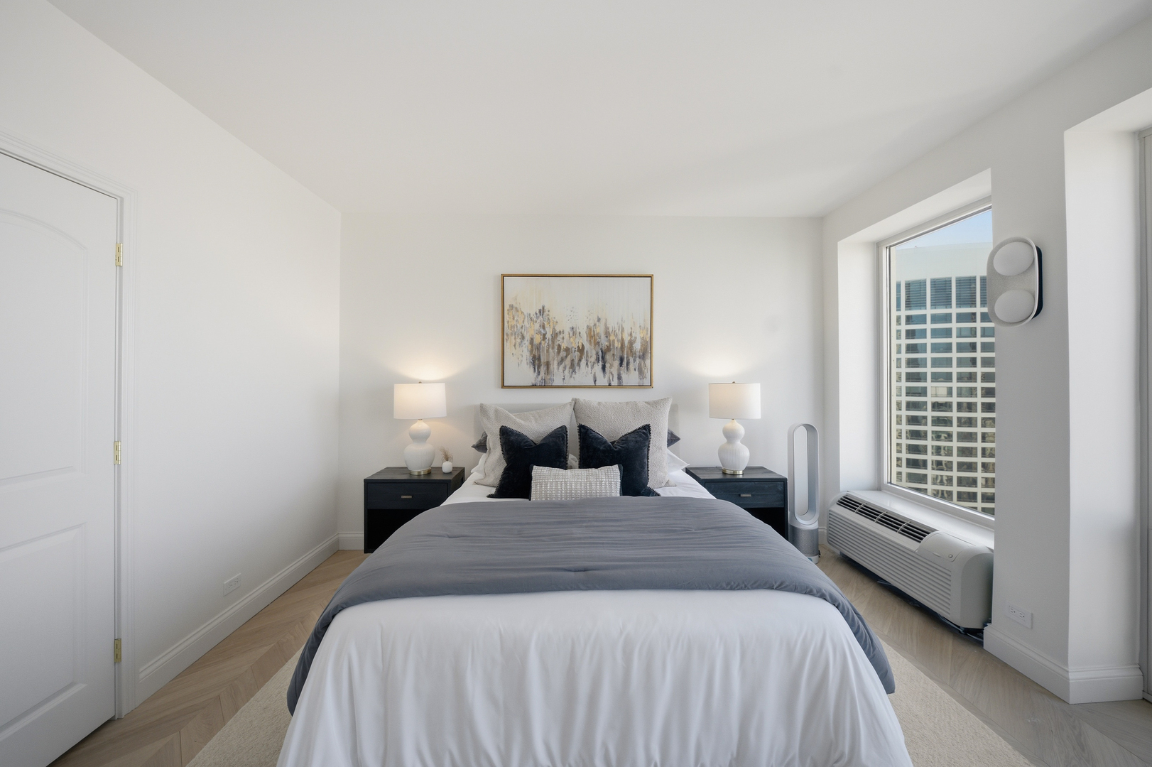 111 E Chestnut Street Unit: PHAB