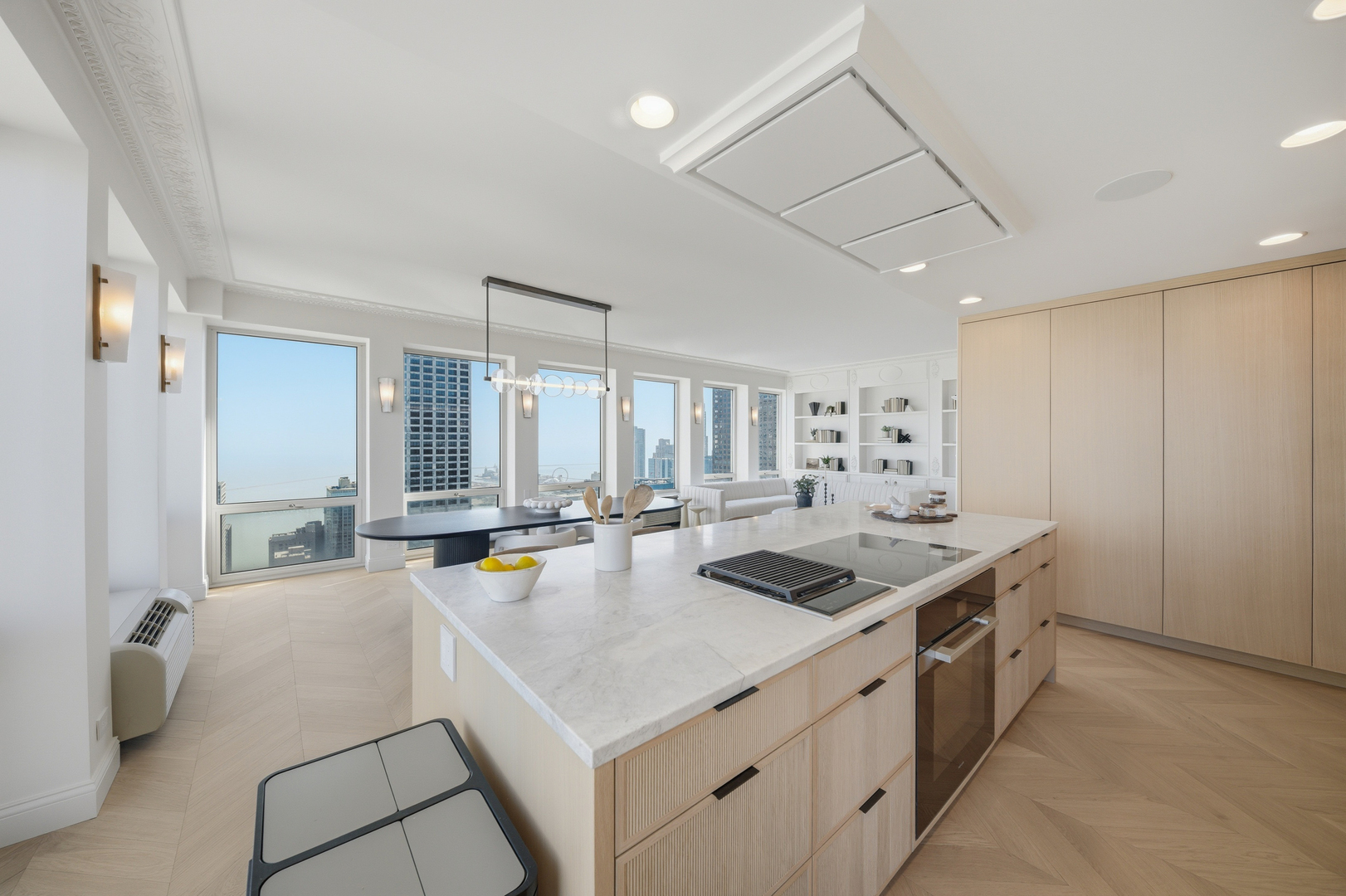 111 E Chestnut Street Unit: PHAB