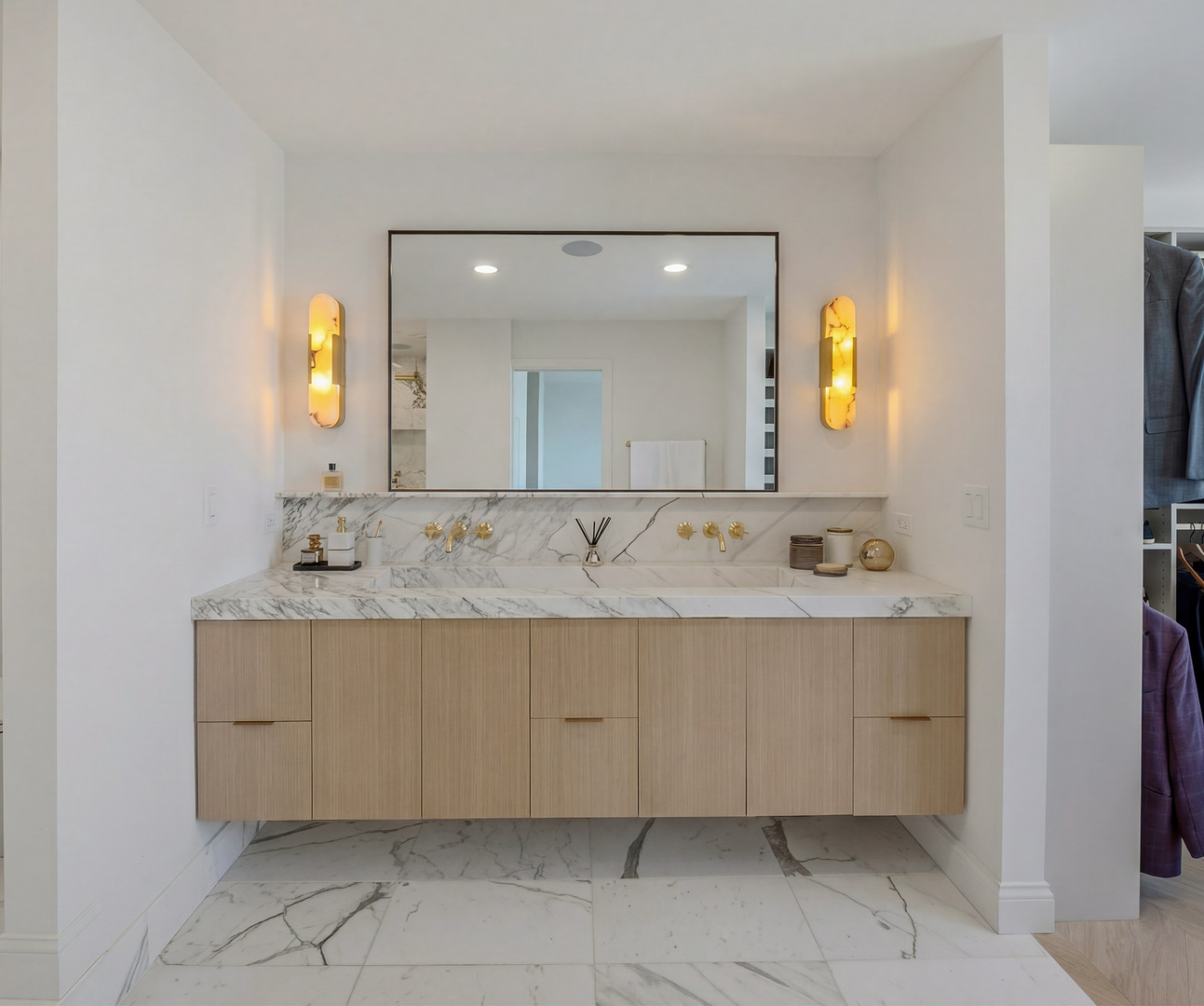 111 E Chestnut Street Unit: PHAB