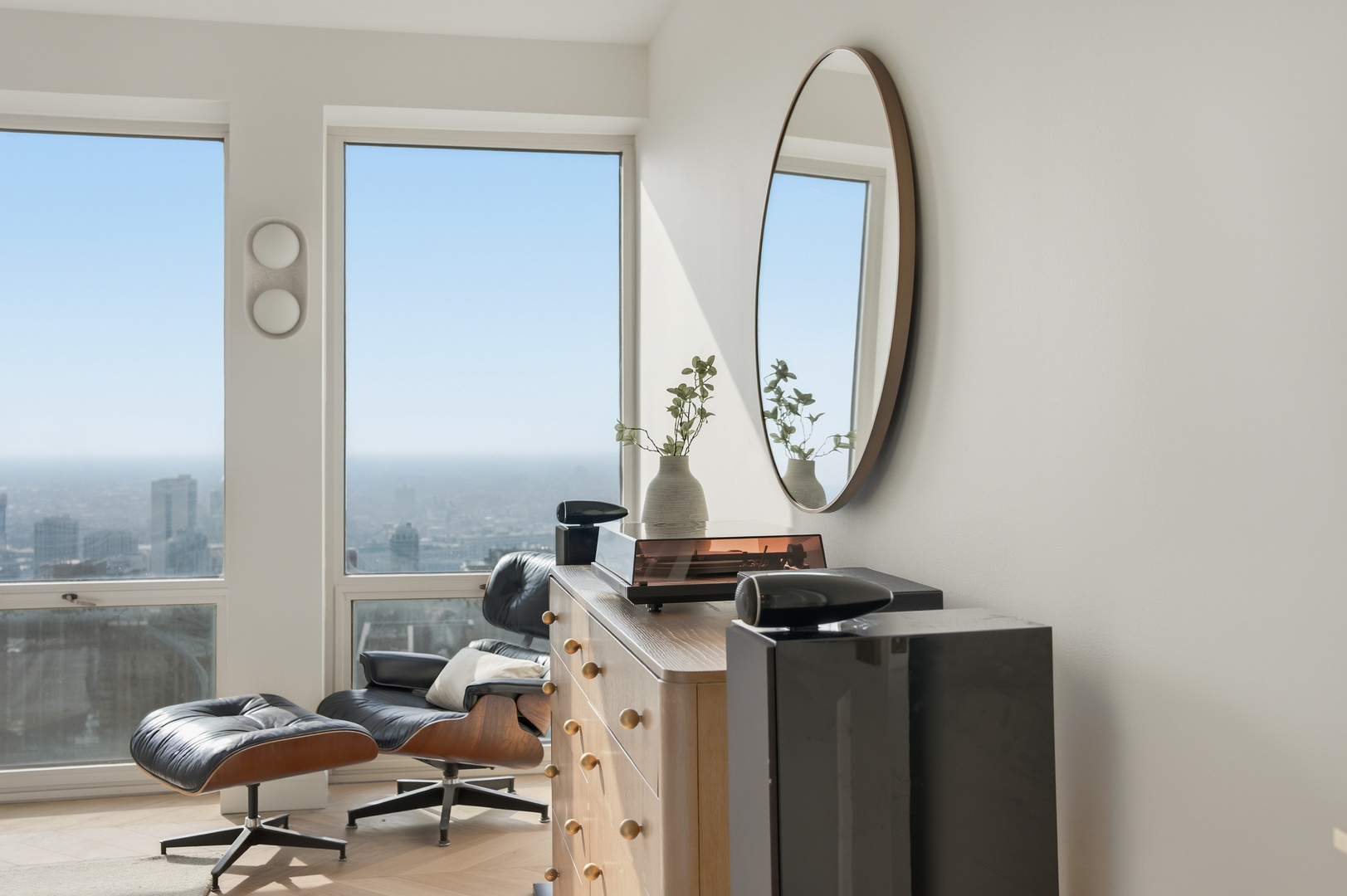 111 E Chestnut Street Unit: PHAB