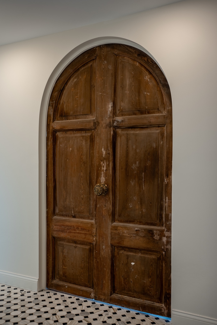 111 E Chestnut Street Unit: PHAB