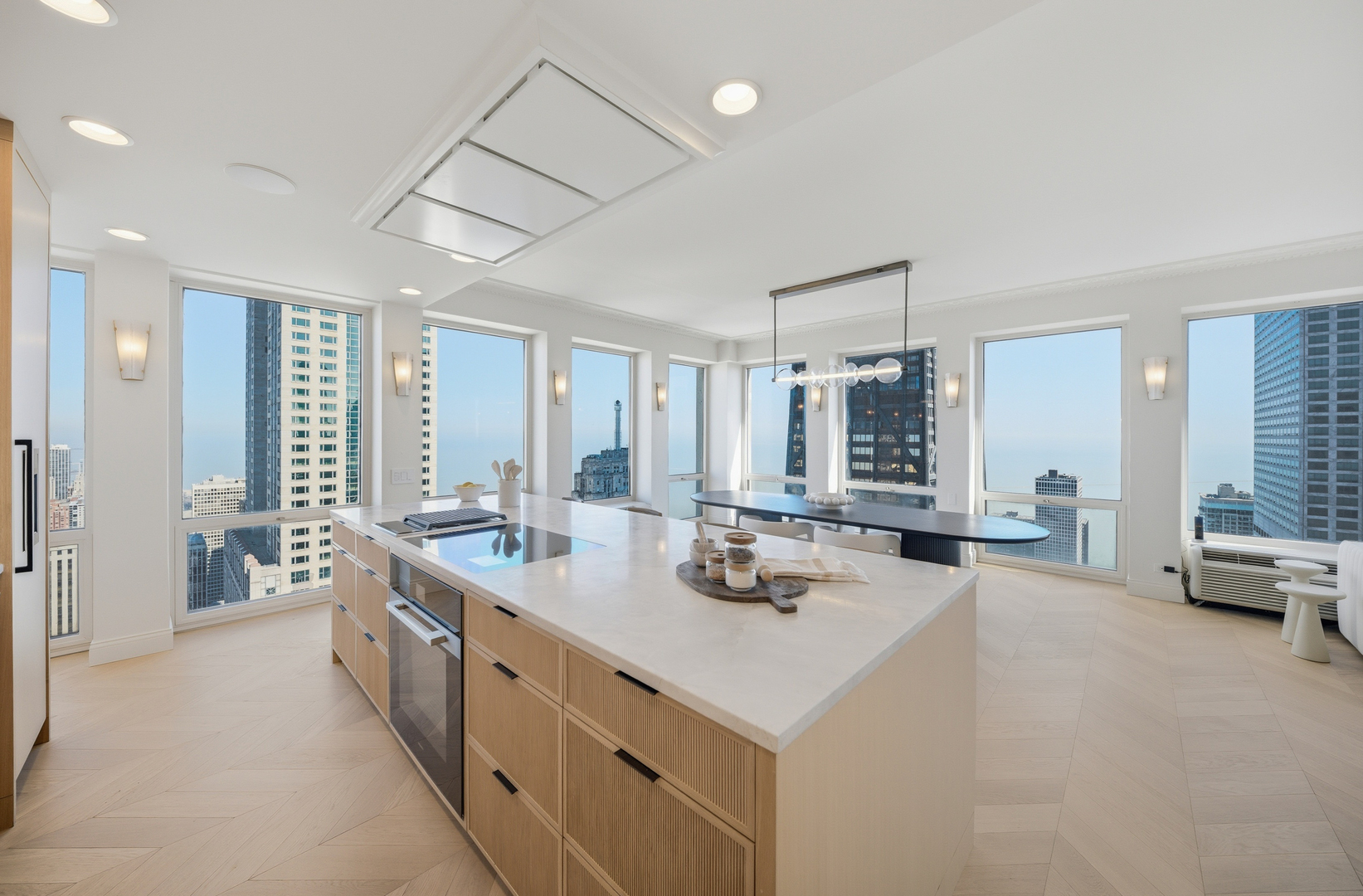111 E Chestnut Street Unit: PHAB
