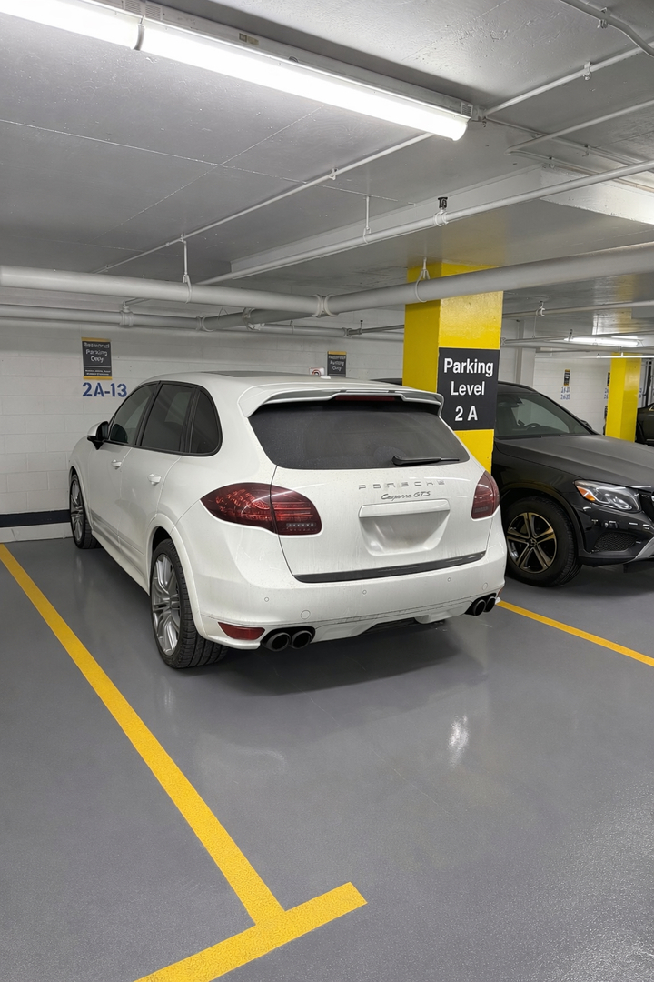 111 E Chestnut Street Unit: PHAB