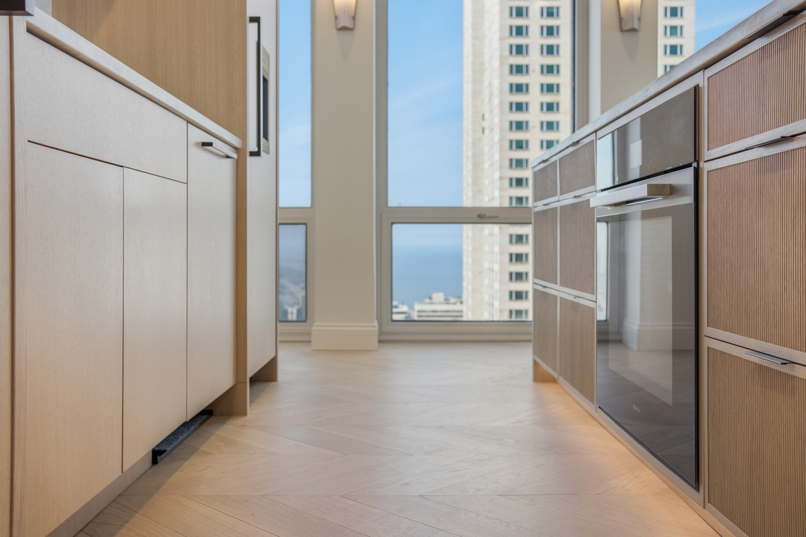 111 E Chestnut Street Unit: PHAB
