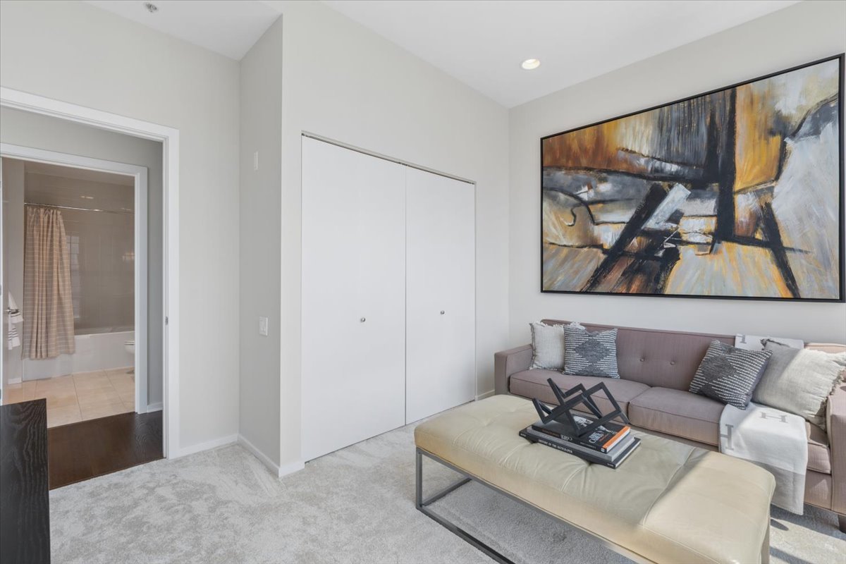 240 E Illinois Street Unit: 3101