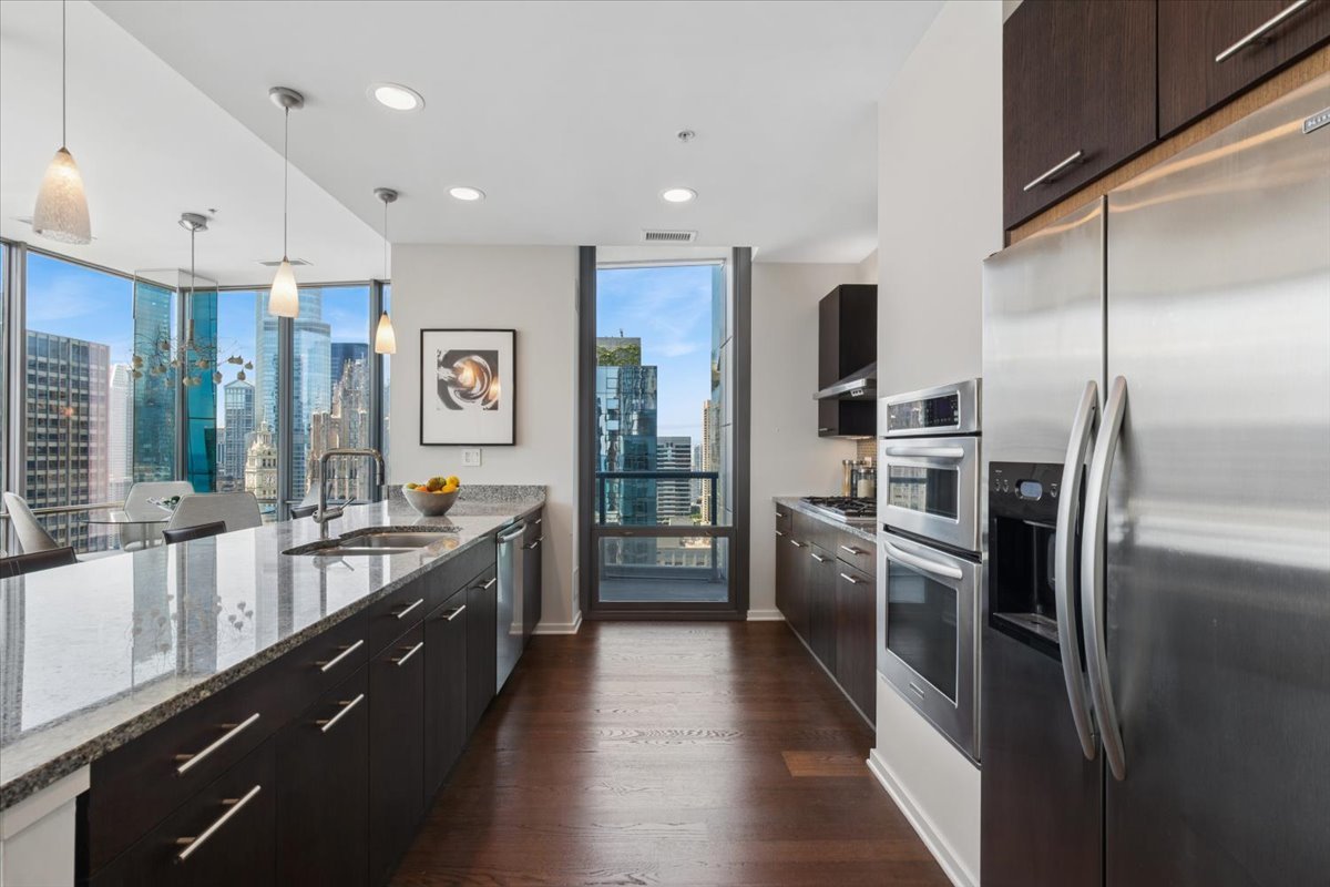 240 E Illinois Street Unit: 3101