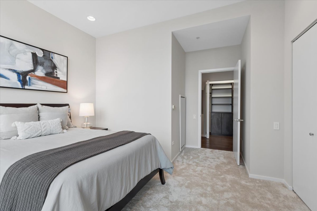 240 E Illinois Street Unit: 3101