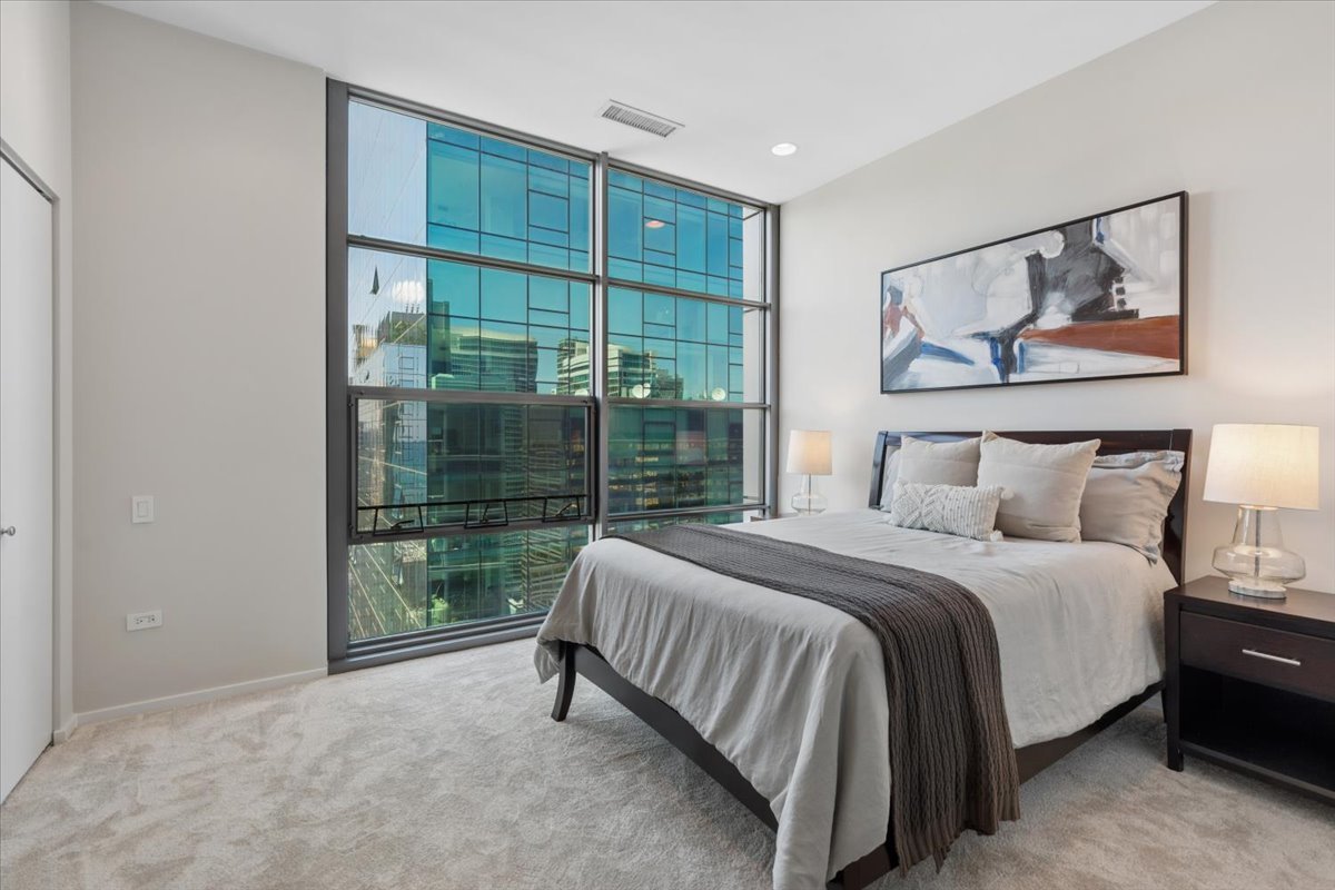 240 E Illinois Street Unit: 3101