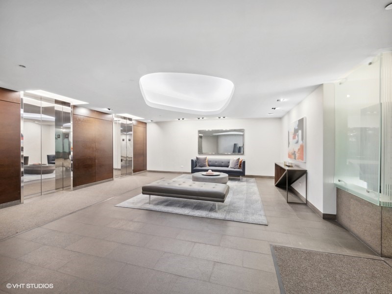 240 E Illinois Street Unit: 3101