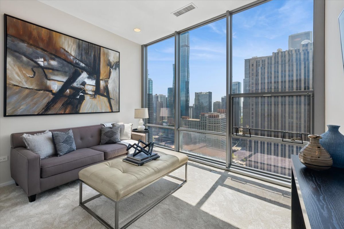 240 E Illinois Street Unit: 3101