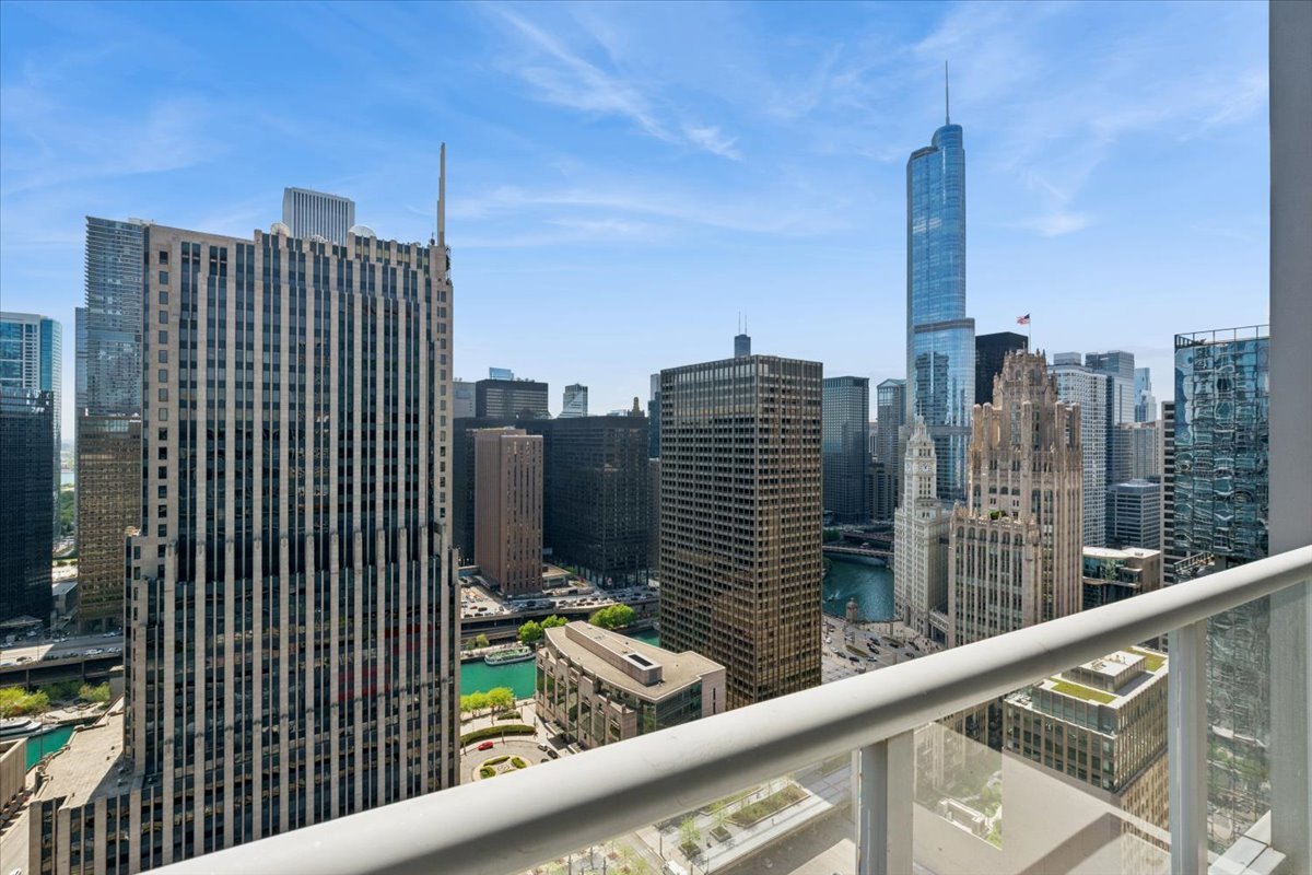 240 E Illinois Street Unit: 3101