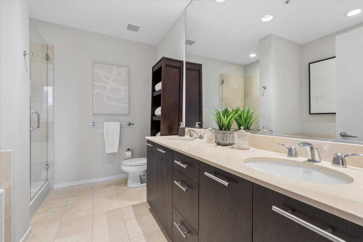 240 E Illinois Street Unit: 3101