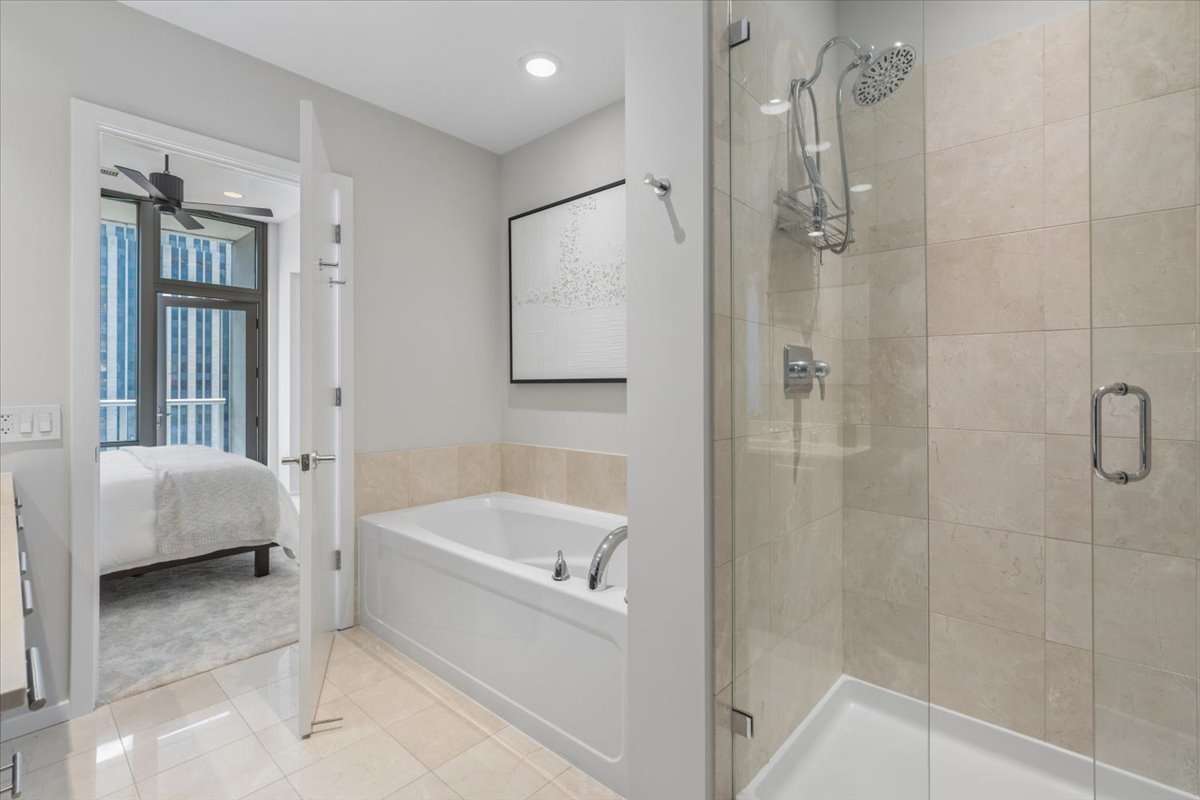 240 E Illinois Street Unit: 3101