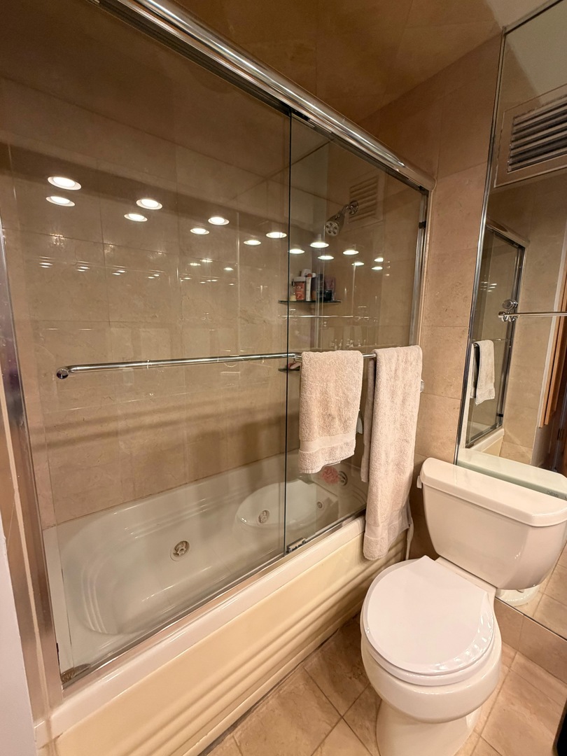 111 E Chestnut Street Unit: 57H