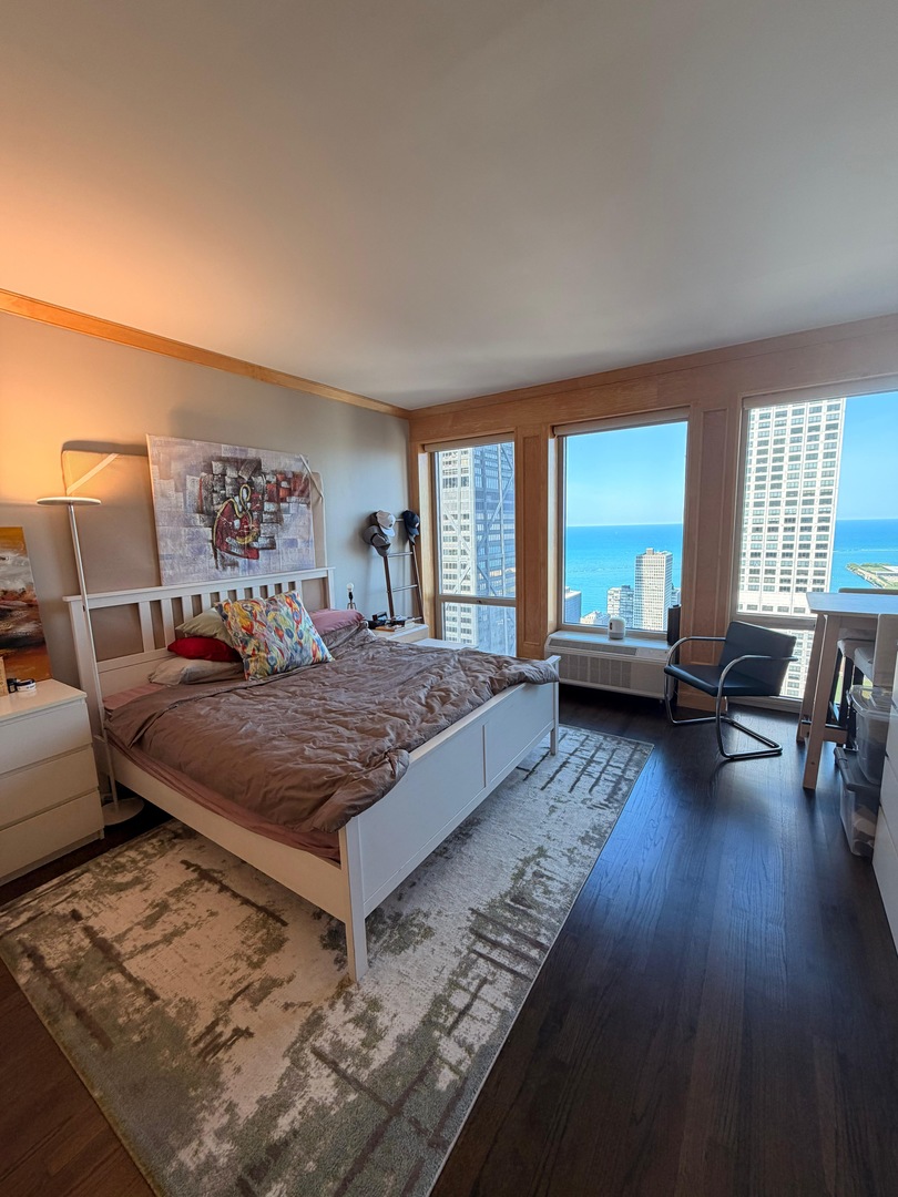 111 E Chestnut Street Unit: 57H
