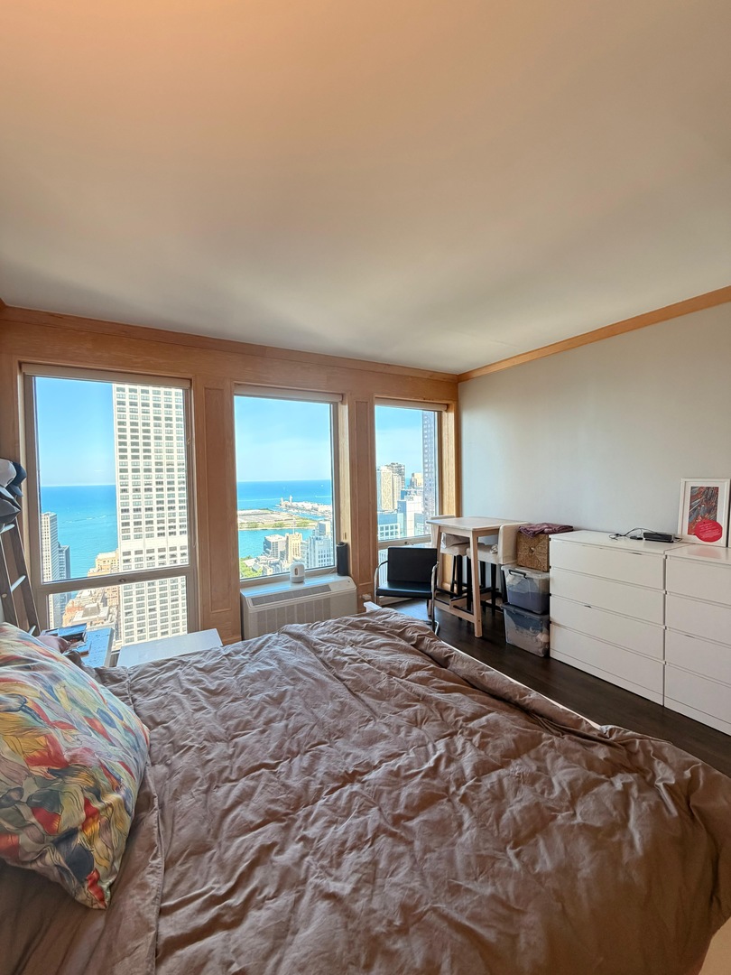 111 E Chestnut Street Unit: 57H