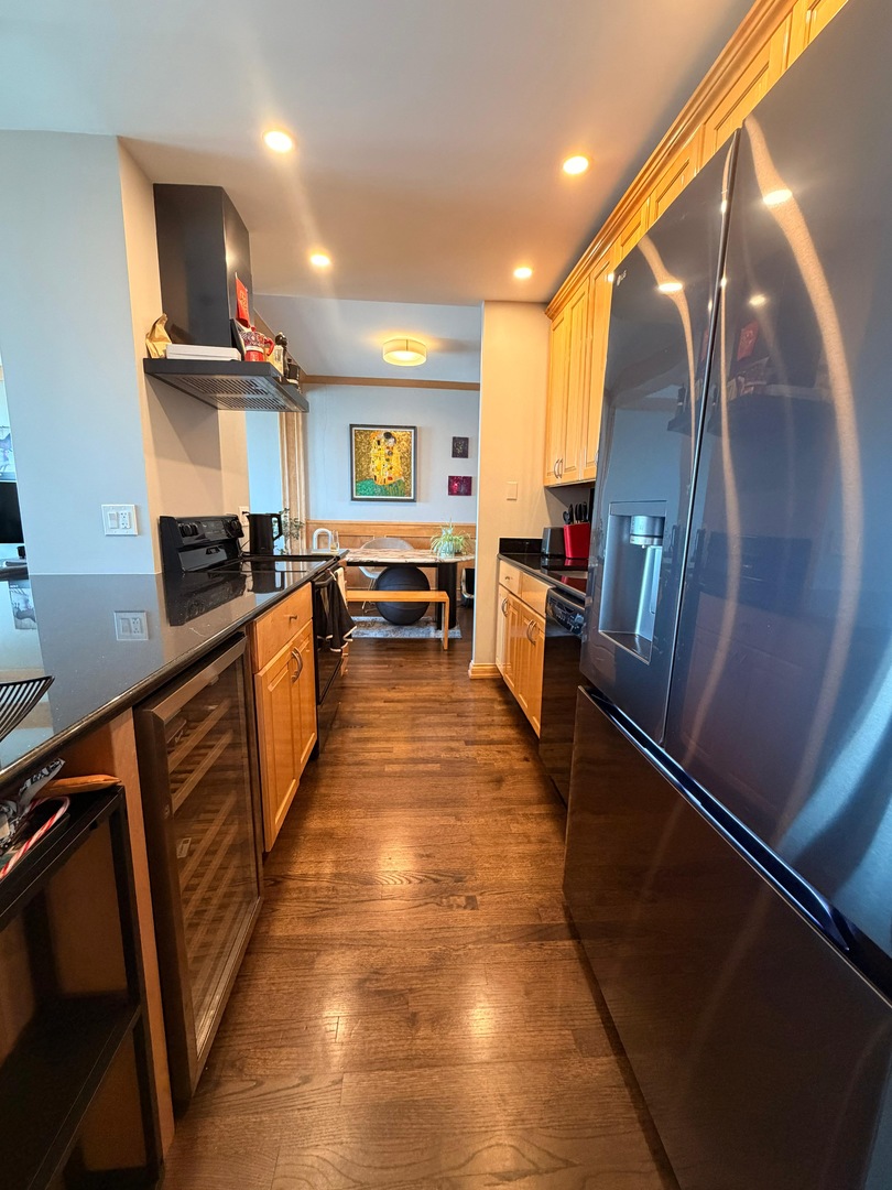111 E Chestnut Street Unit: 57H