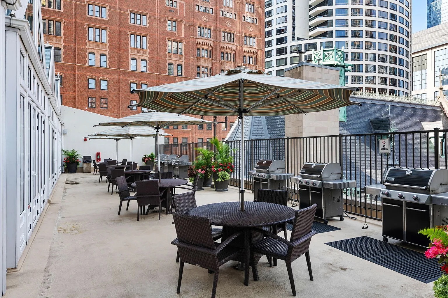 111 E Chestnut Street Unit: 24G