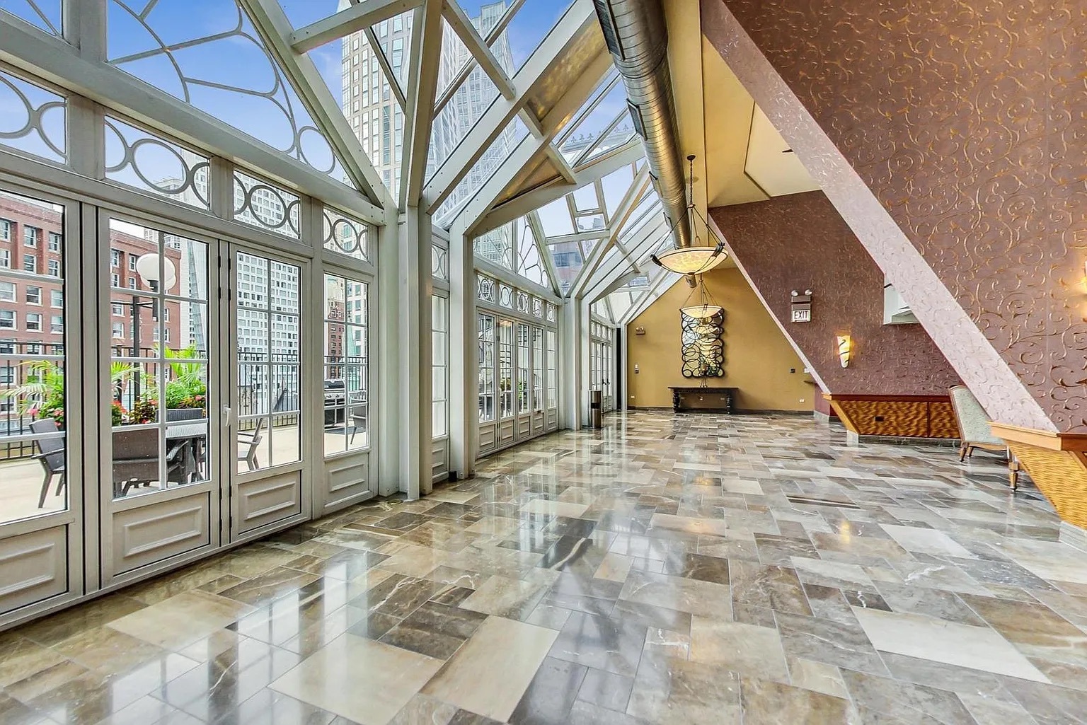 111 E Chestnut Street Unit: 24G