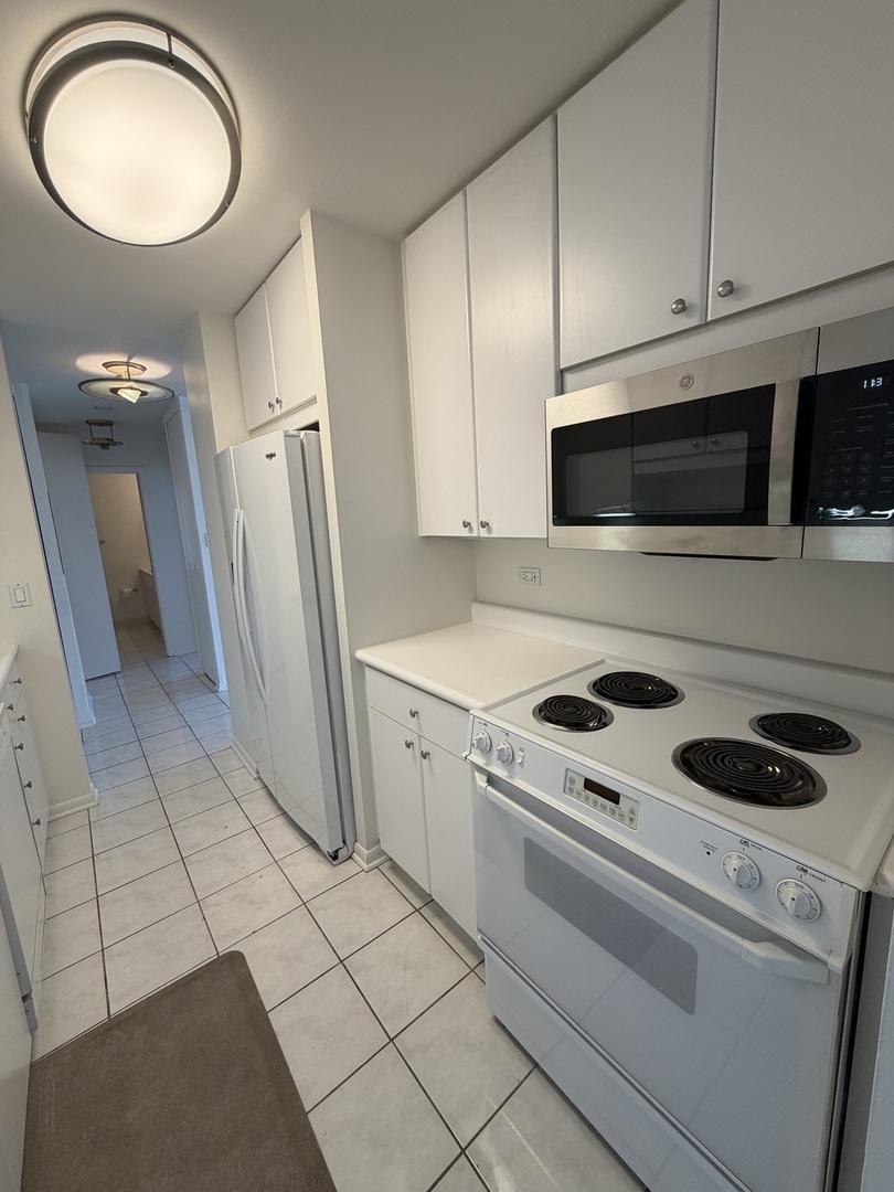 111 E Chestnut Street Unit: 24G