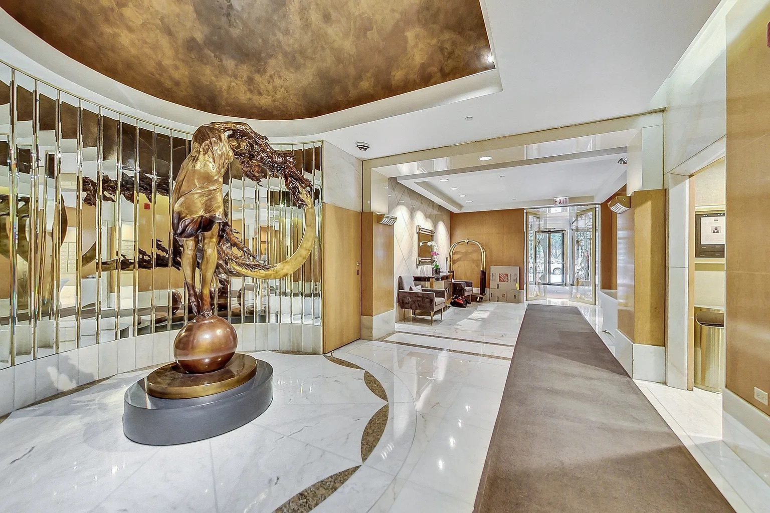 111 E Chestnut Street Unit: 24G