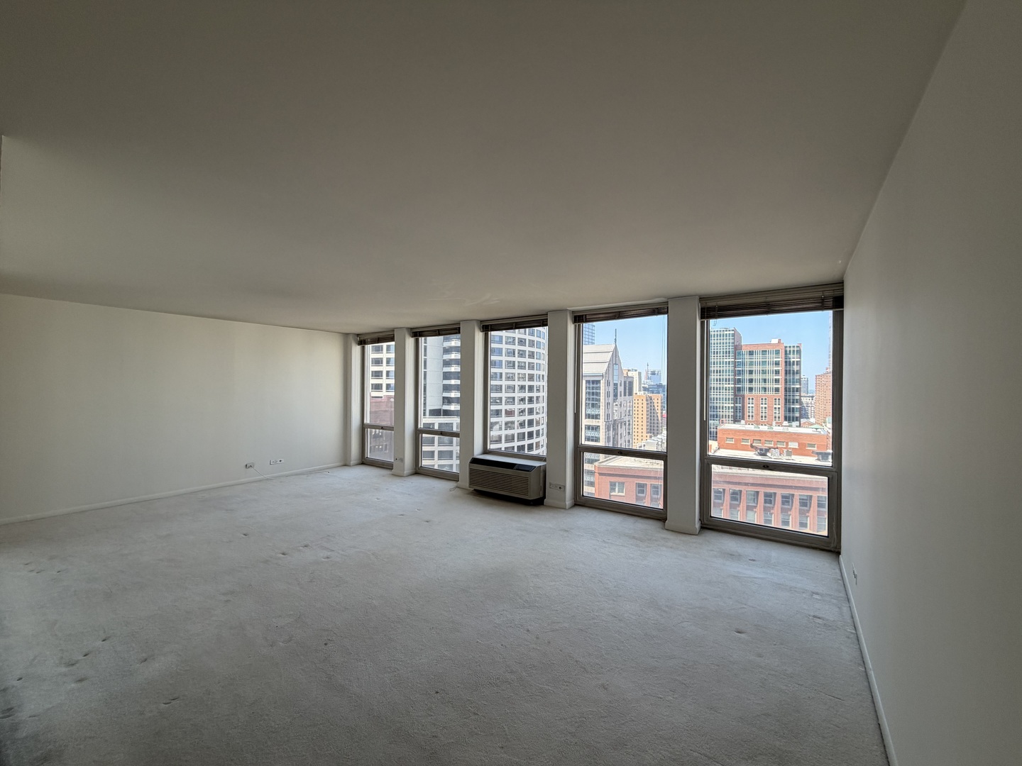 111 E Chestnut Street Unit: 24G