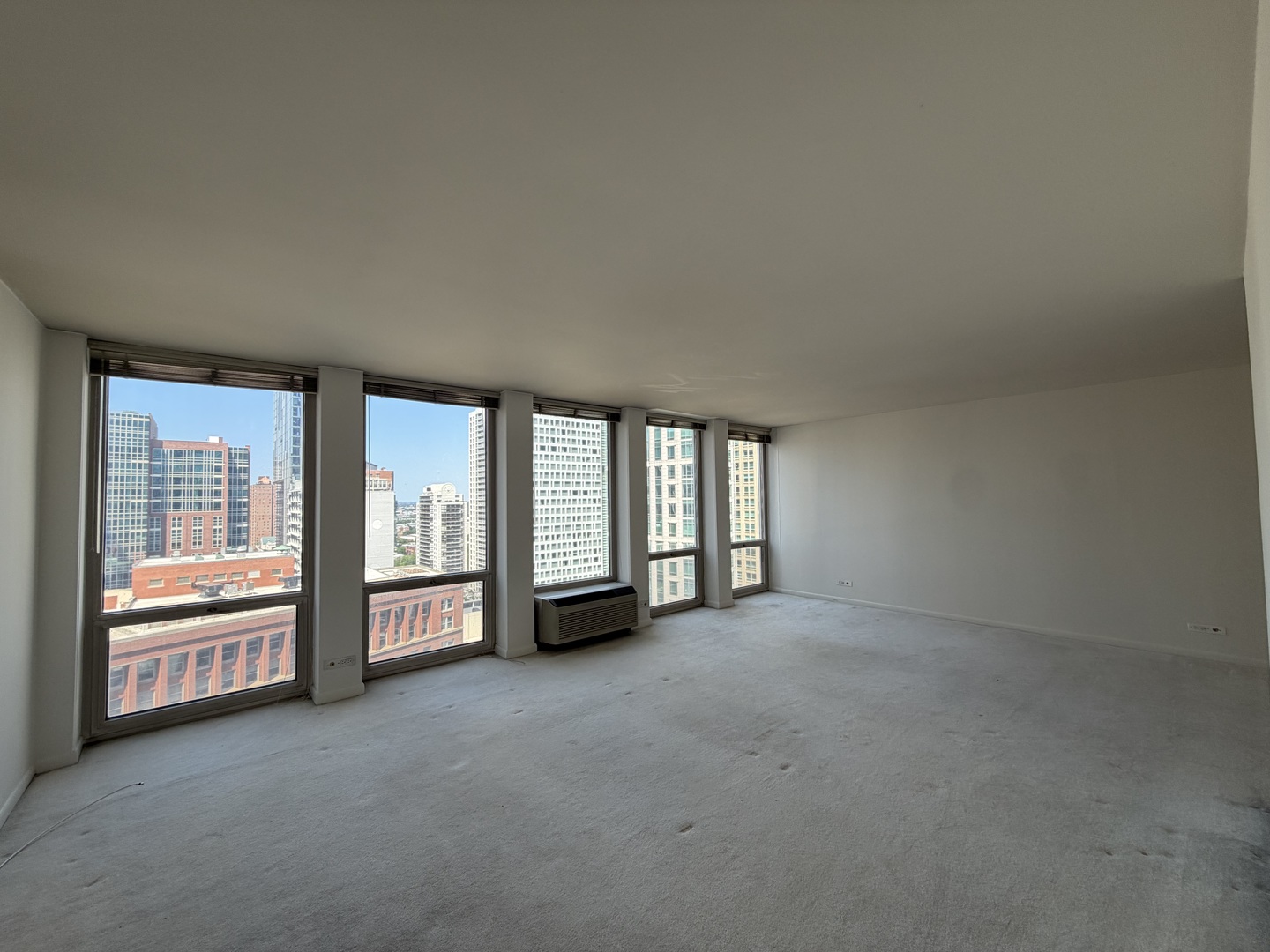 111 E Chestnut Street Unit: 24G