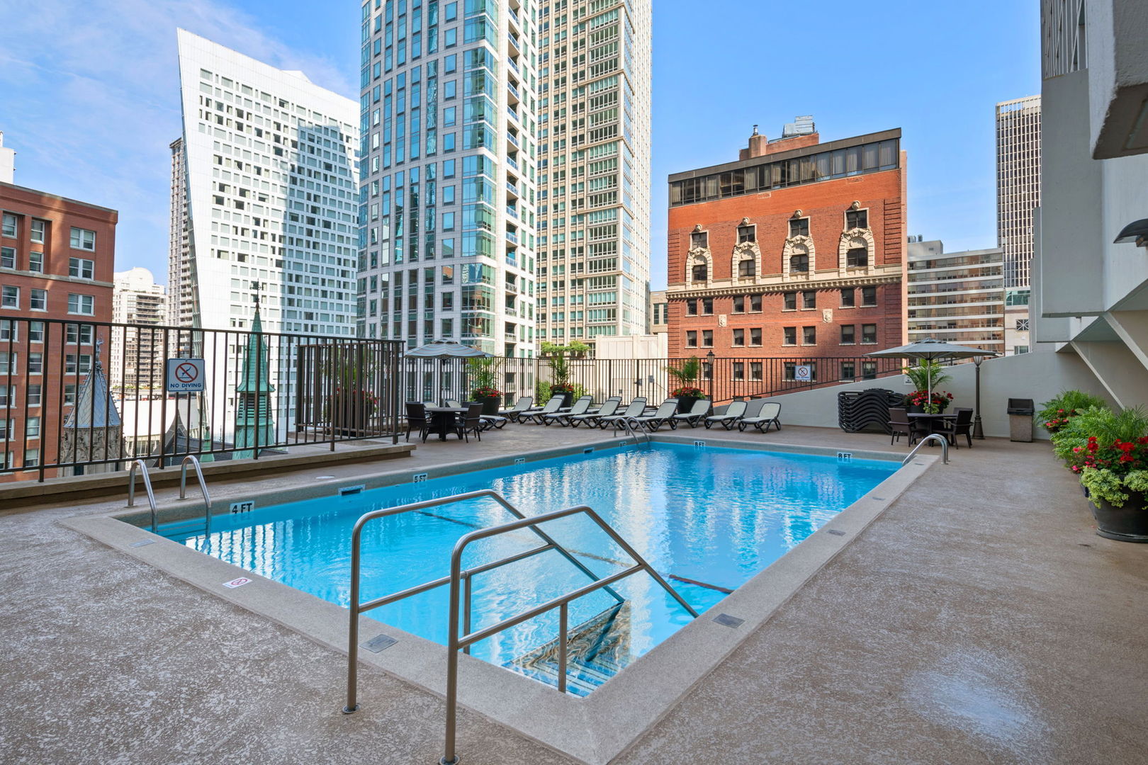 111 E Chestnut Street Unit: PH-AB