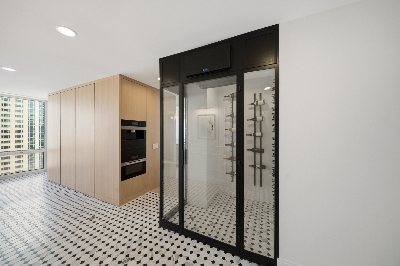 111 E Chestnut Street Unit: PH-AB