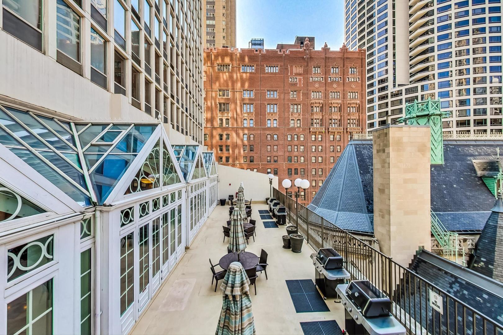 111 E Chestnut Street Unit: PH-AB