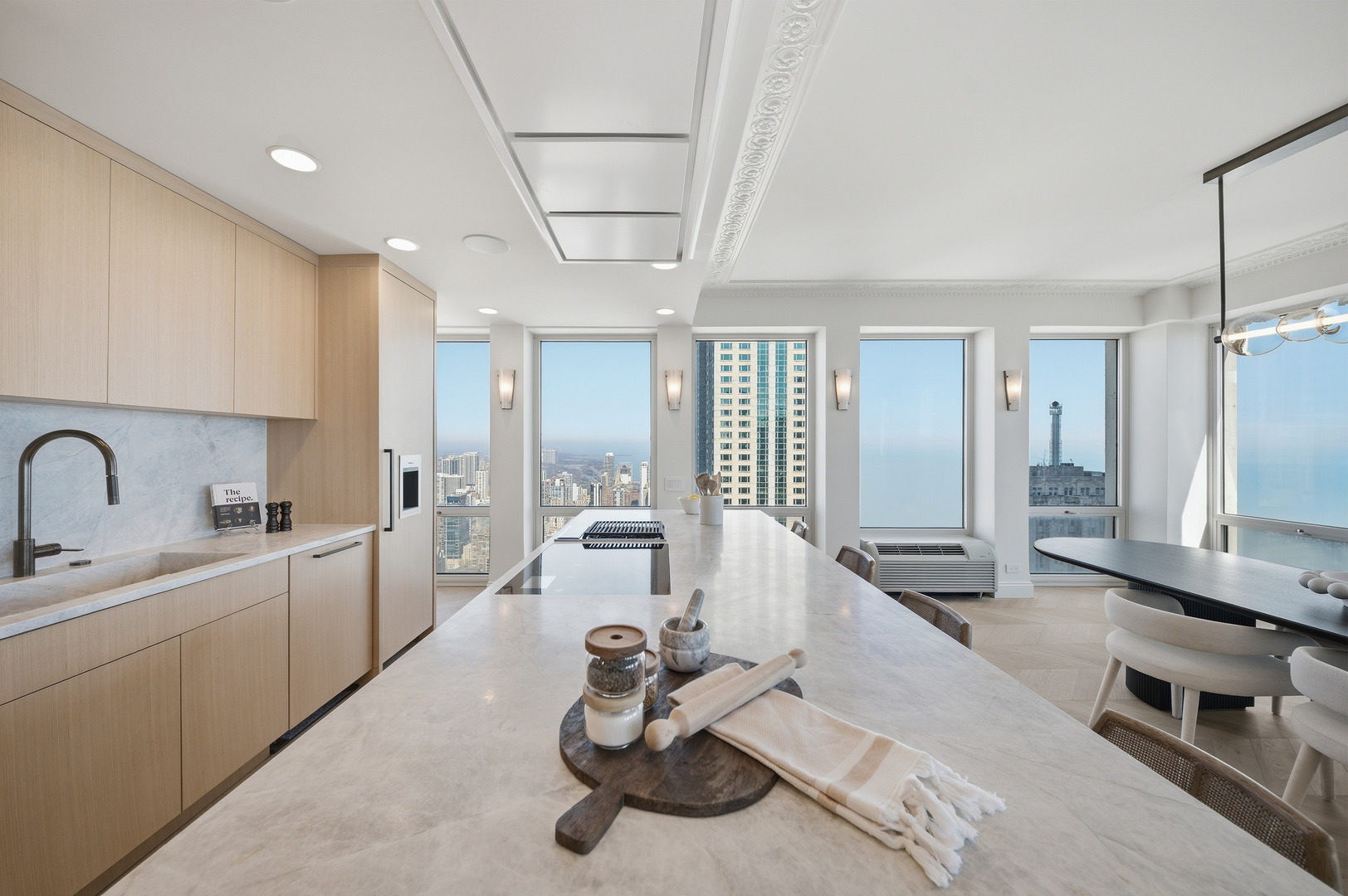 111 E Chestnut Street Unit: PH-AB