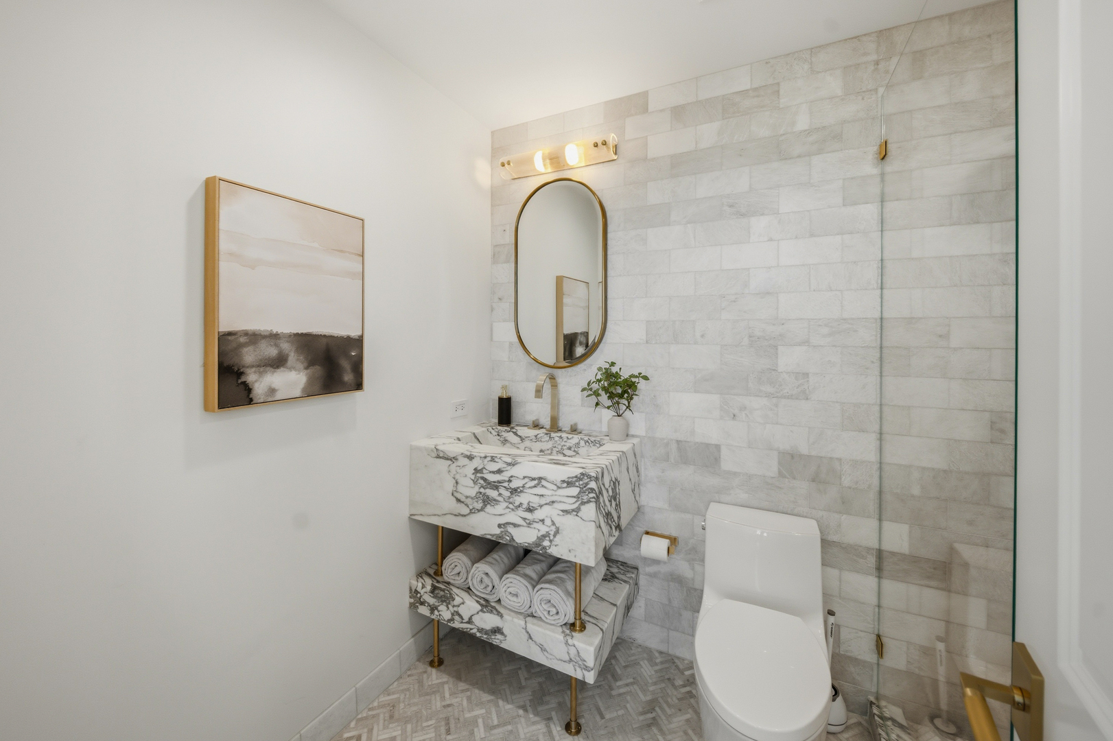111 E Chestnut Street Unit: PH-AB