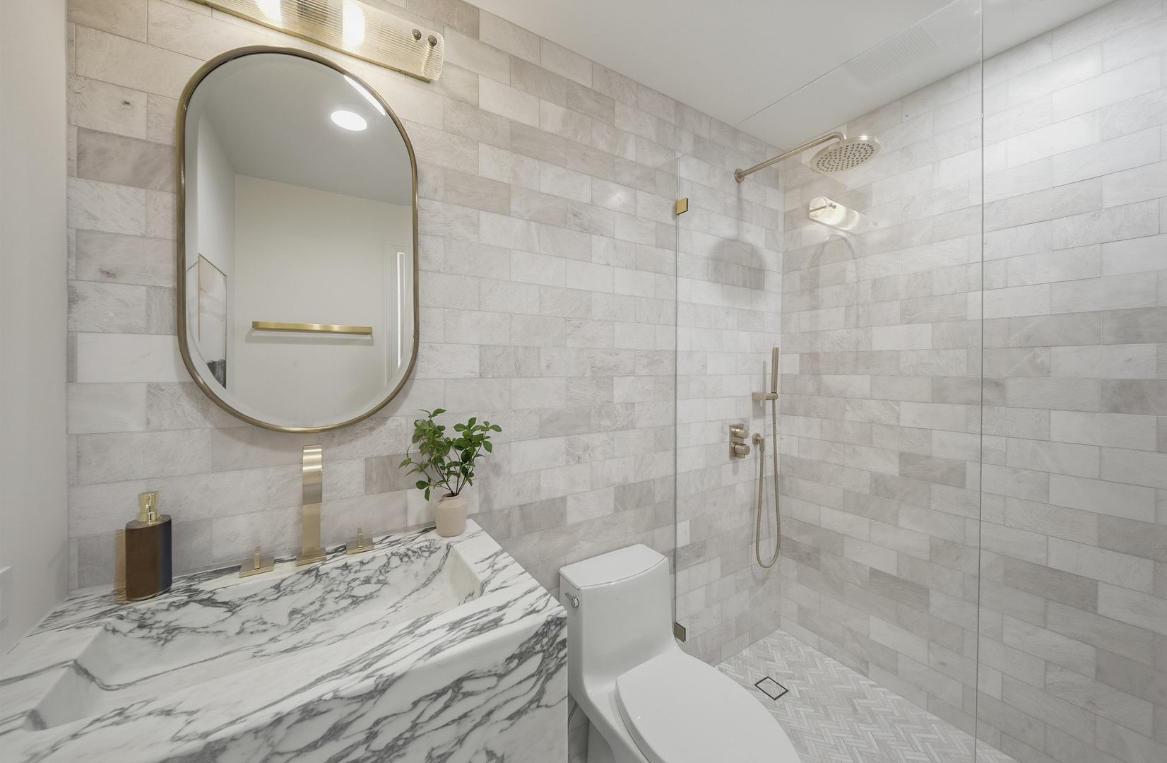 111 E Chestnut Street Unit: PH-AB