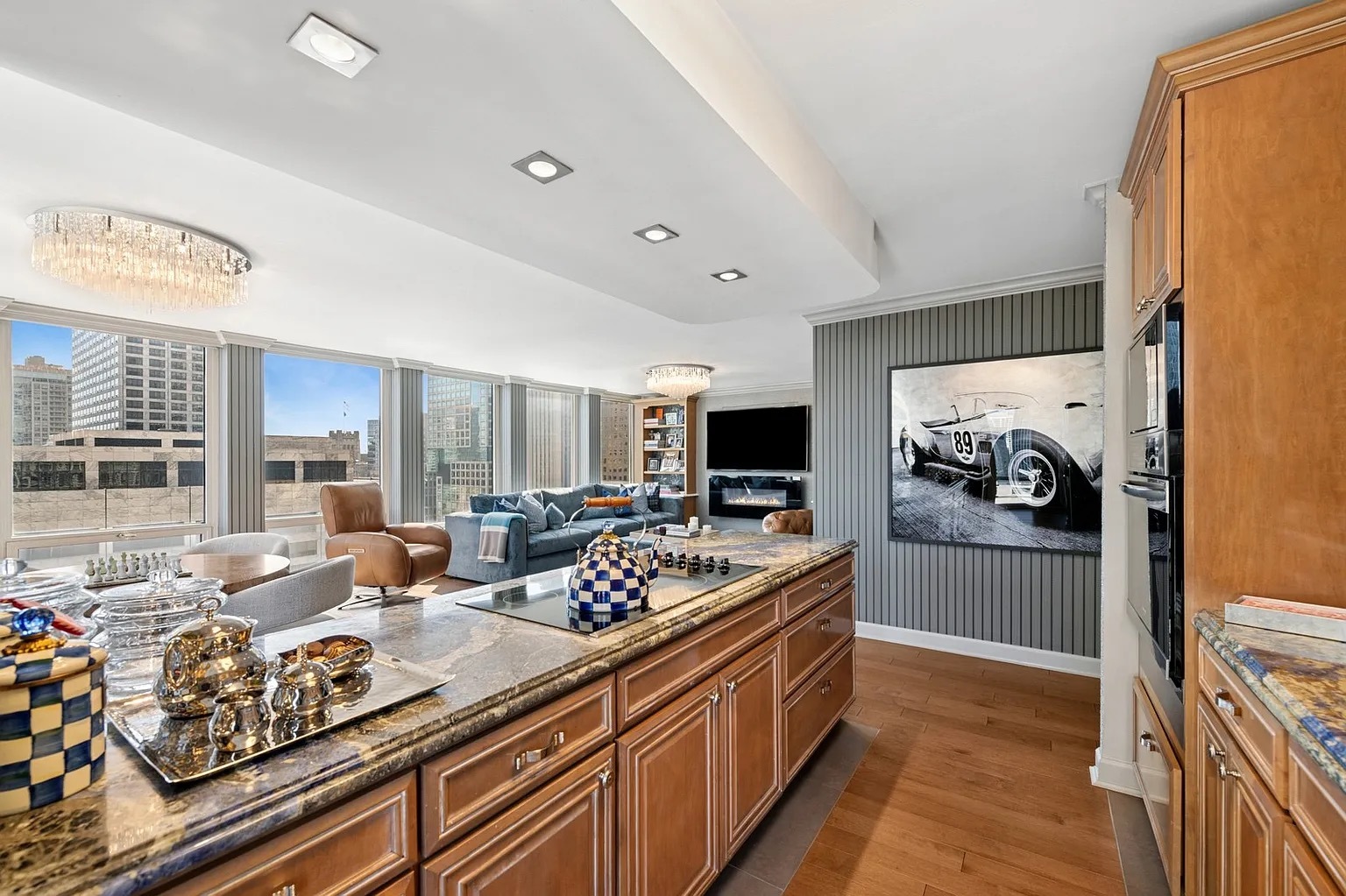 111 E Chestnut Street Unit: 22A