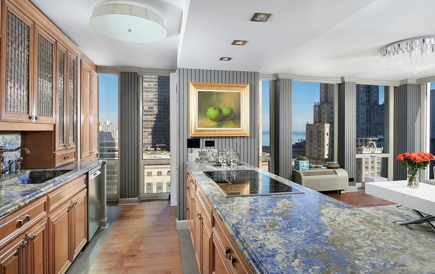 111 E Chestnut Street Unit: 22A