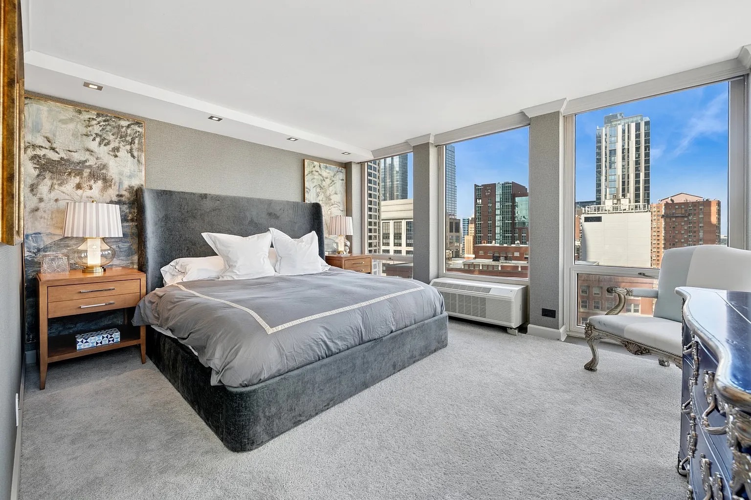 111 E Chestnut Street Unit: 22A